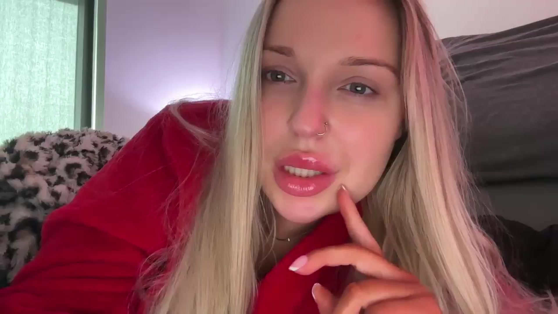 Gallery image thumbnail from KissMyTitsPls's myfreecams stream on, 01/30/2026, 19:19 image 18 of 20