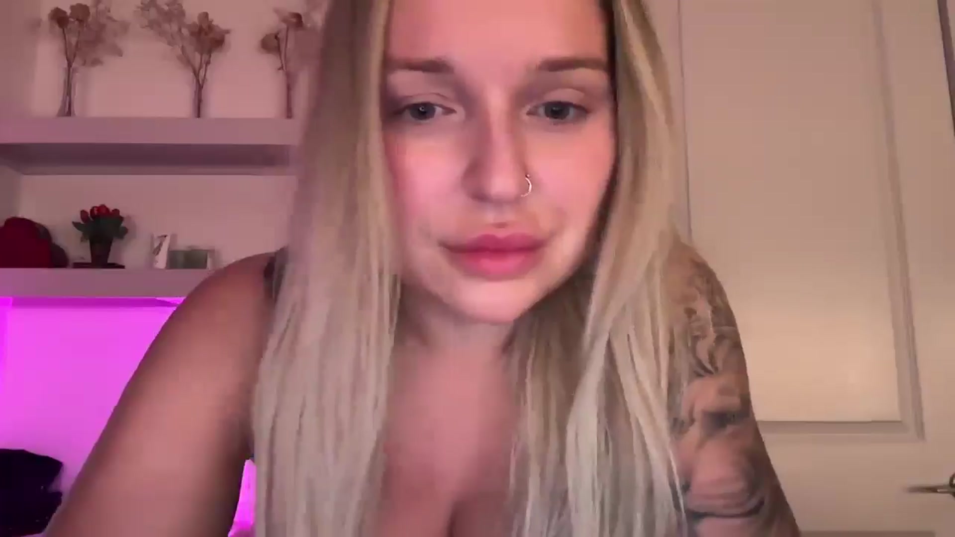 Gallery image thumbnail from KissMyTitsPls's myfreecams stream on, 03/13/2026, 05:36 image 15 of 20