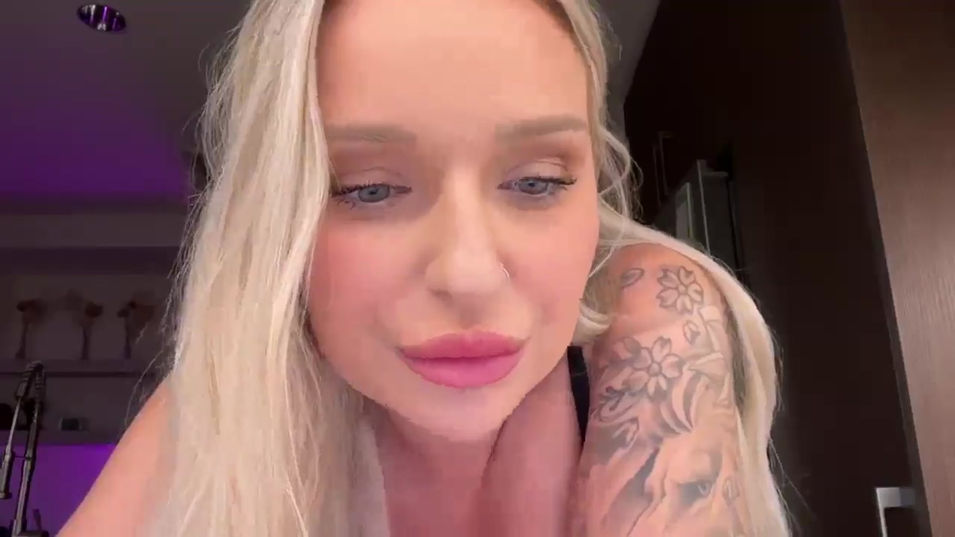 Gallery image thumbnail from KissMyTitsPls's myfreecams stream on, 03/15/2026, 03:51 image 6 of 20