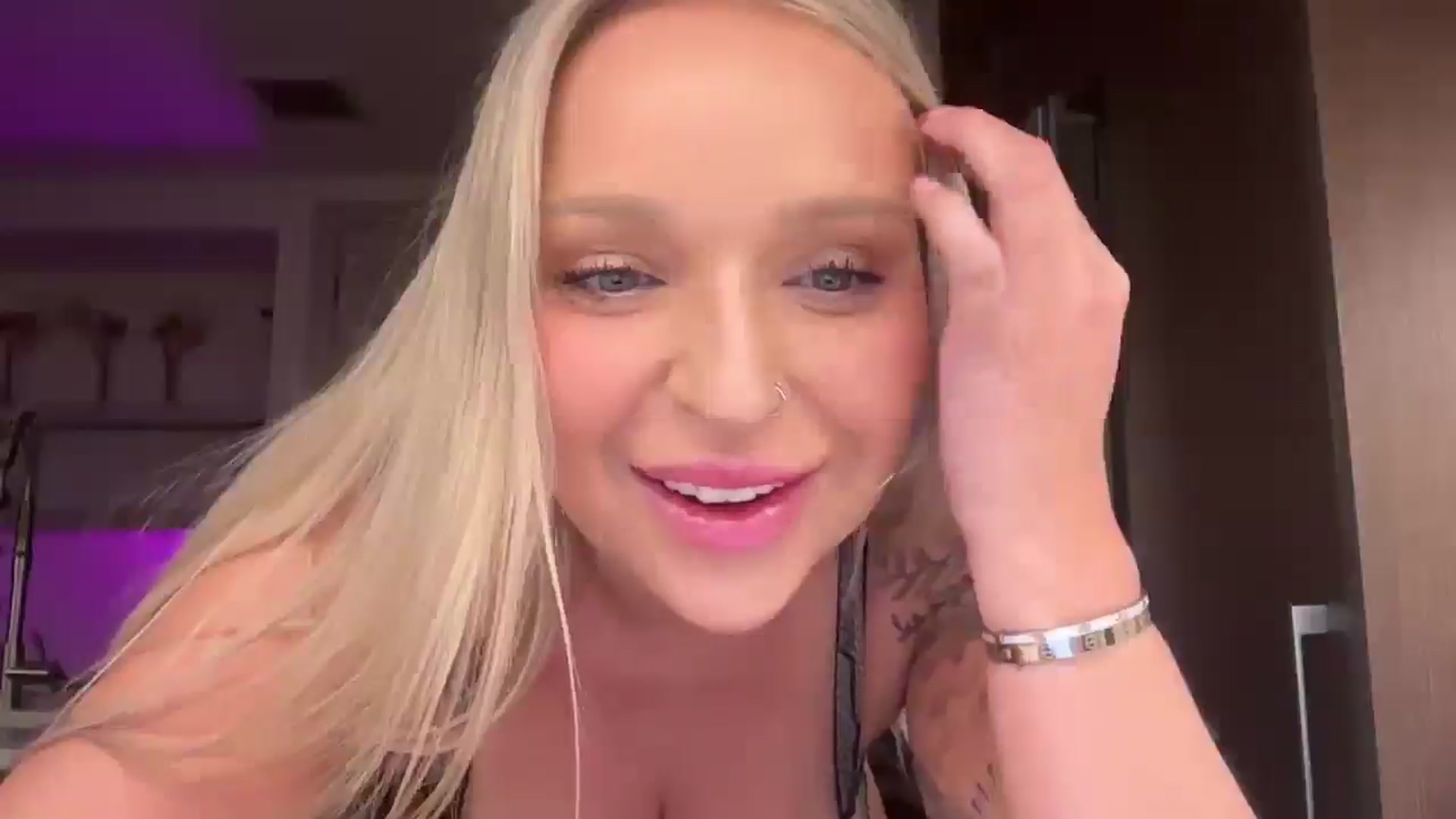 Gallery image thumbnail from KissMyTitsPls's myfreecams stream on, 03/20/2026, 04:01 image 20 of 20