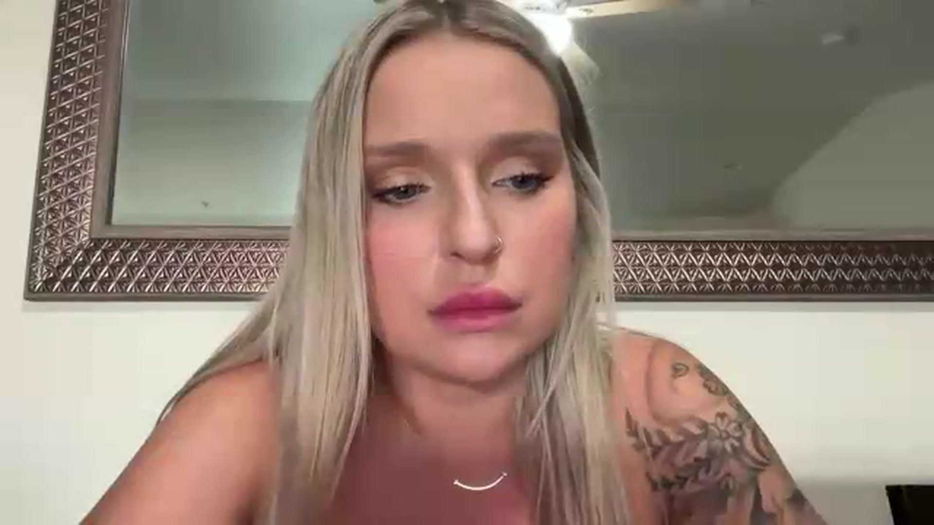 Gallery image thumbnail from KissMyTitsPls's myfreecams stream on, 05/12/2026, 23:22 image 18 of 20