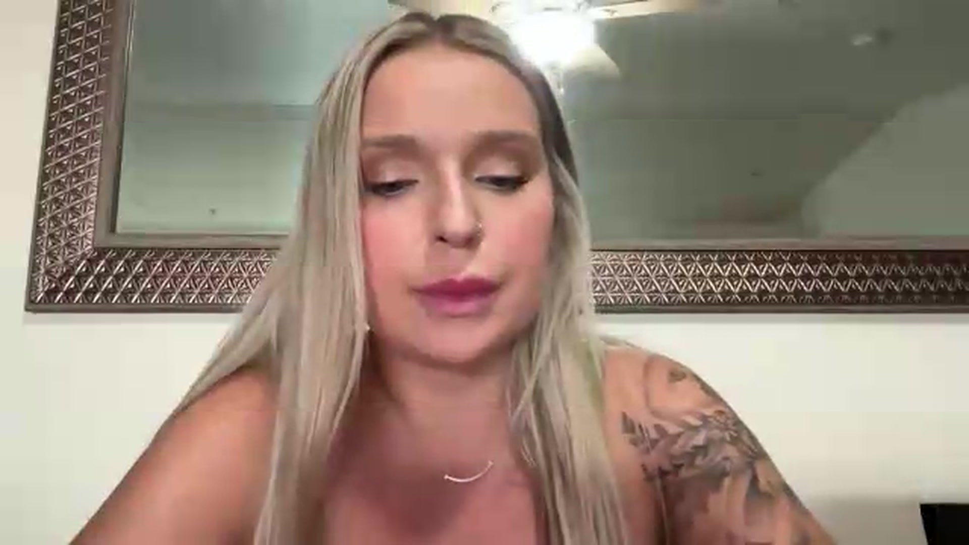 Gallery image thumbnail from KissMyTitsPls's myfreecams stream on, 05/12/2026, 23:22 image 17 of 20
