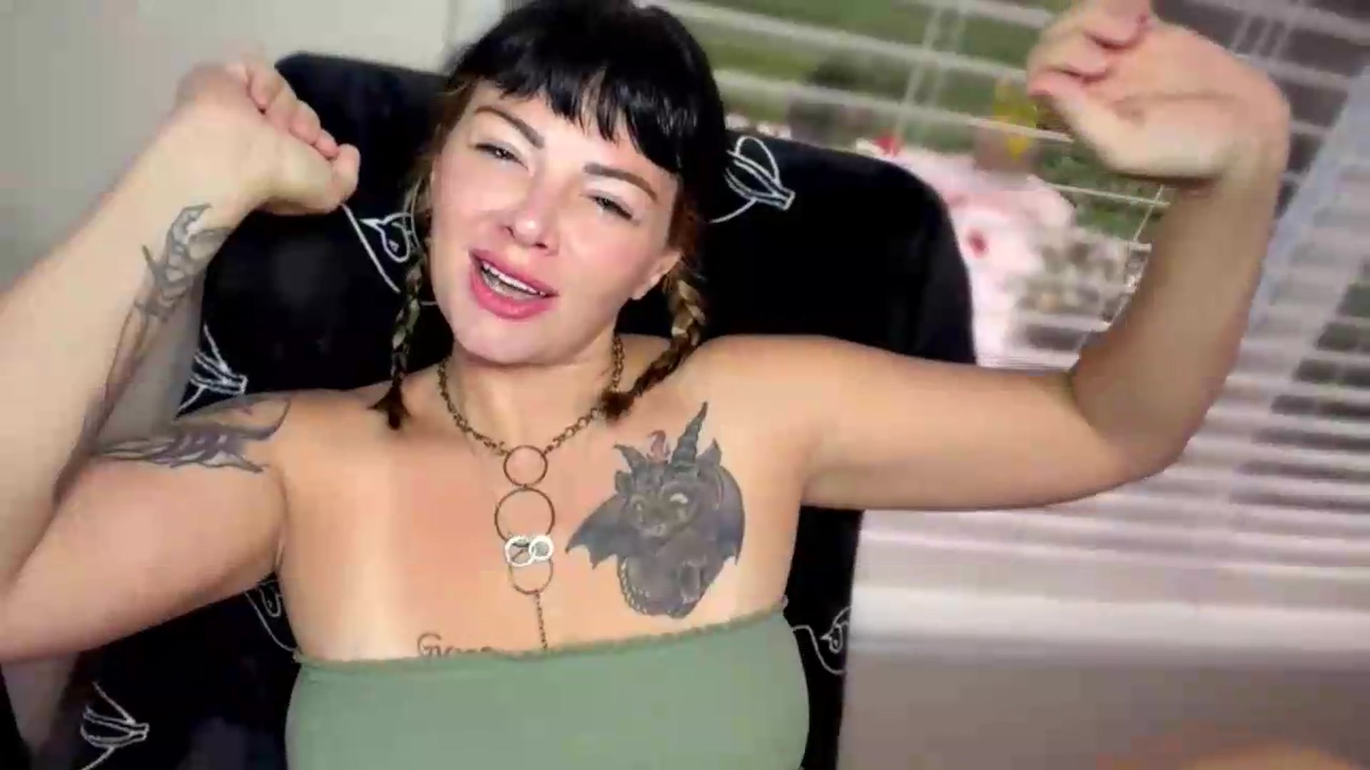 Gallery image thumbnail from KissMyTulips's myfreecams stream on, 07/28/2026, 10:47 image 14 of 20