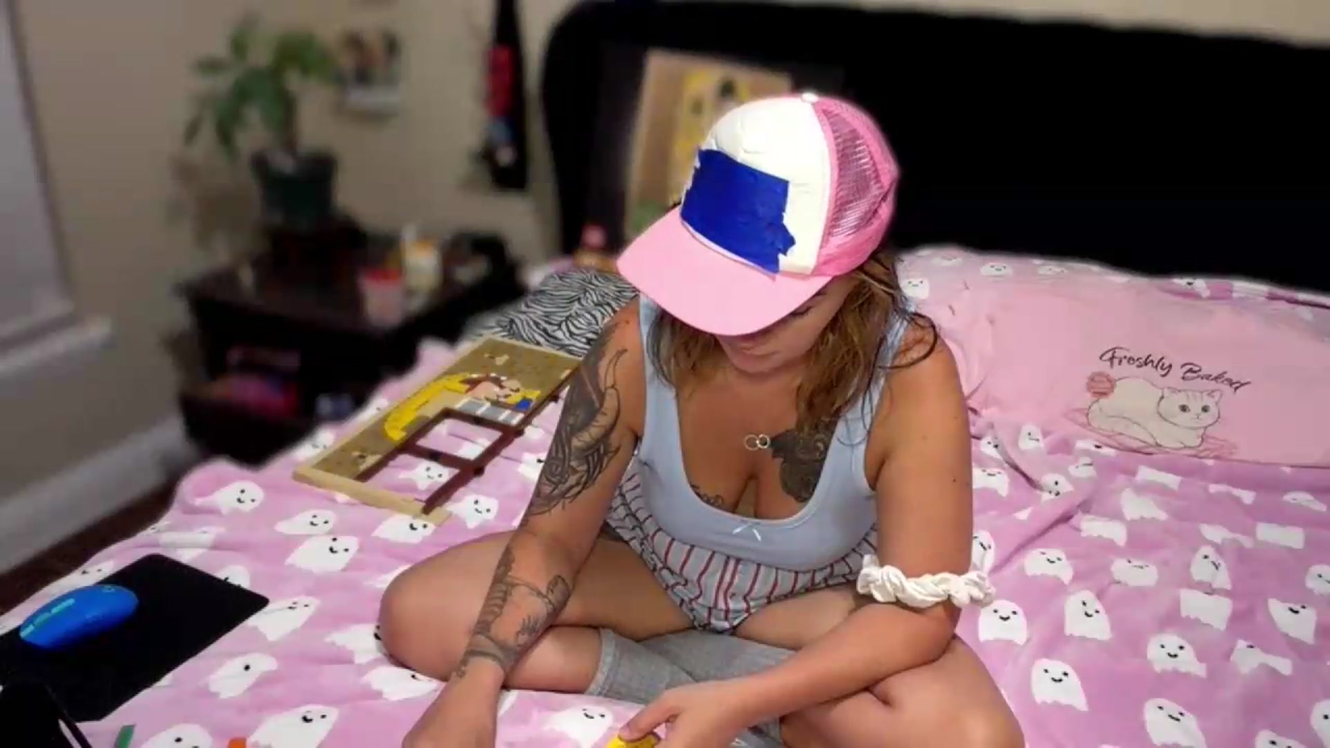 Gallery image thumbnail from KissMyTulips's myfreecams stream on, 08/24/2026, 08:49 image 17 of 20