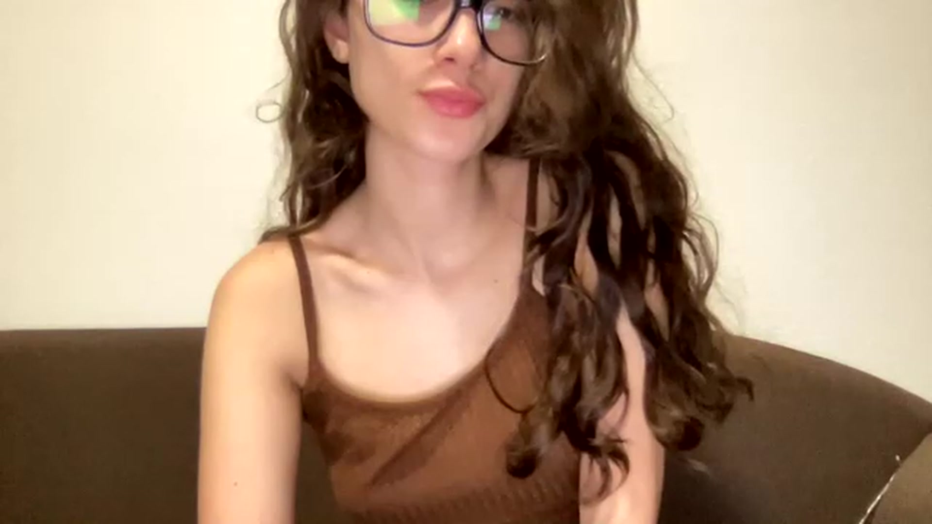 Gallery image thumbnail from Kiss_22's myfreecams stream on, 12/08/2022, 17:16 image 14 of 20