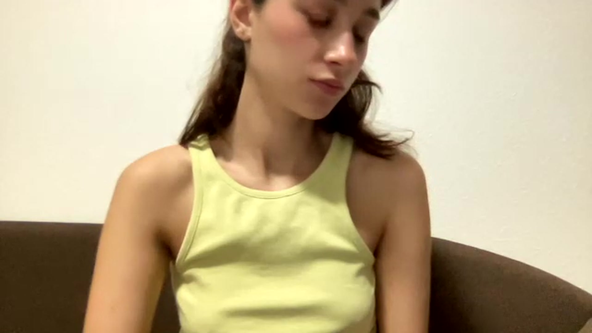 Gallery image thumbnail from Kiss_22's myfreecams stream on, 12/09/2022, 13:35 image 6 of 20