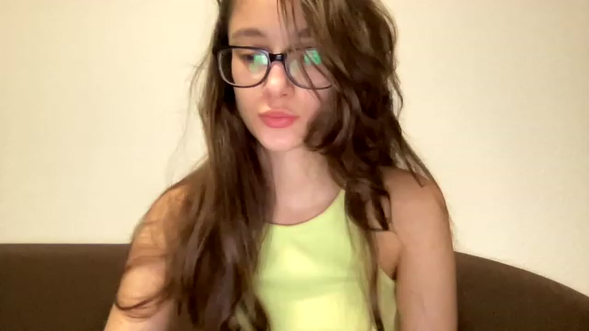 Gallery image thumbnail from Kiss_22's myfreecams stream on, 12/18/2022, 17:13 image 10 of 20