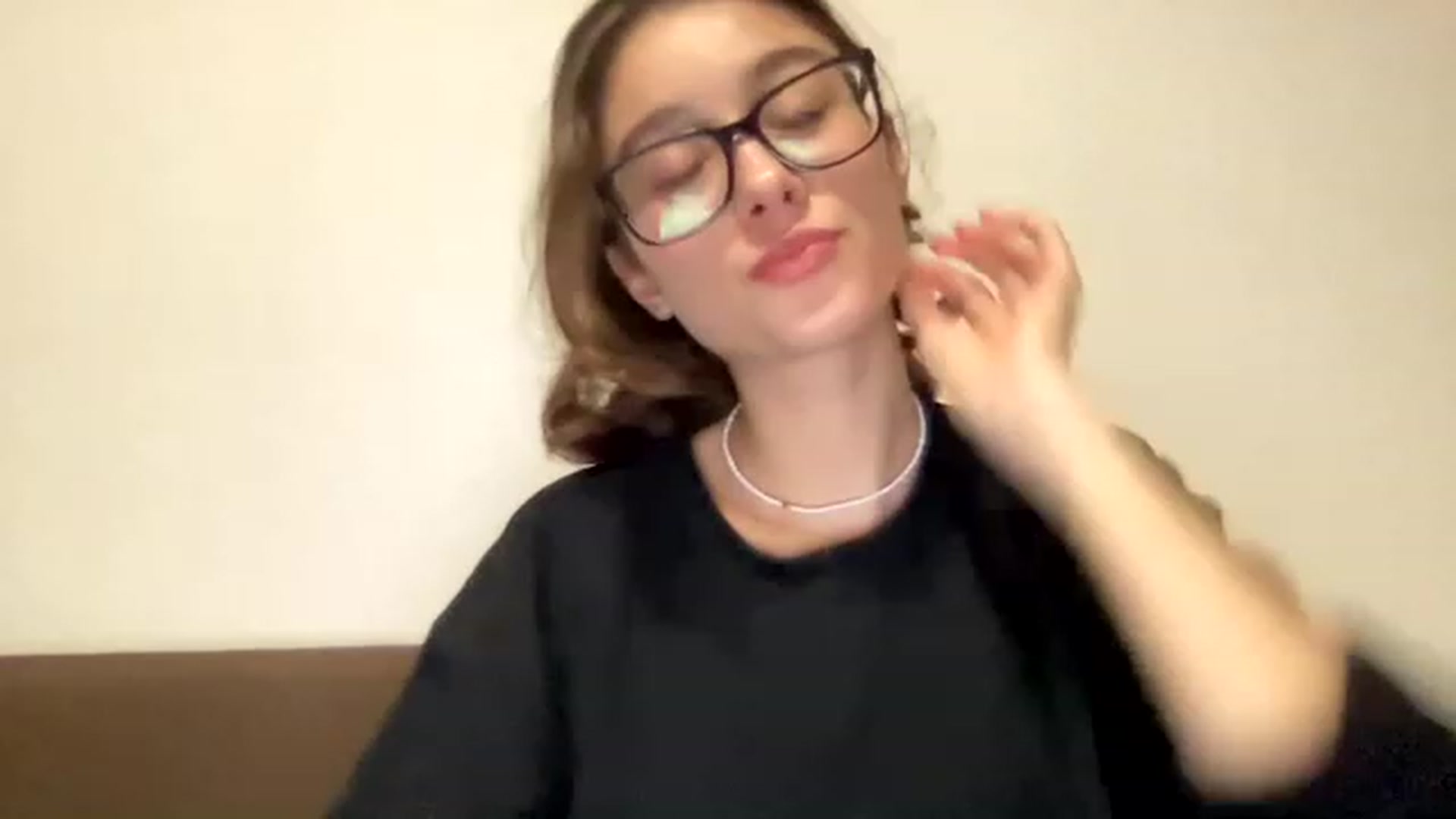 Gallery image thumbnail from Kiss_22's myfreecams stream on, 12/19/2022, 19:02 image 1 of 20