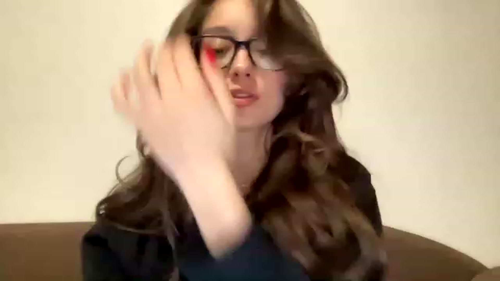 Gallery image thumbnail from Kiss_22's myfreecams stream on, 12/19/2022, 19:02 image 7 of 20
