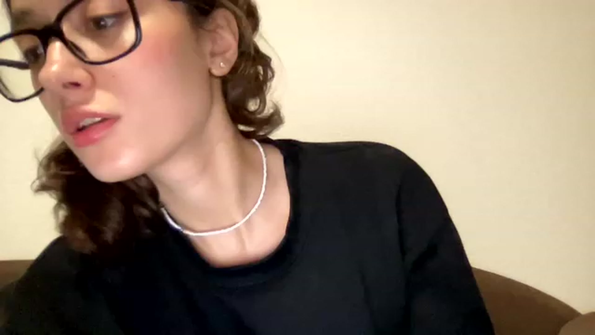 Gallery image thumbnail from Kiss_22's myfreecams stream on, 12/19/2022, 19:02 image 4 of 20