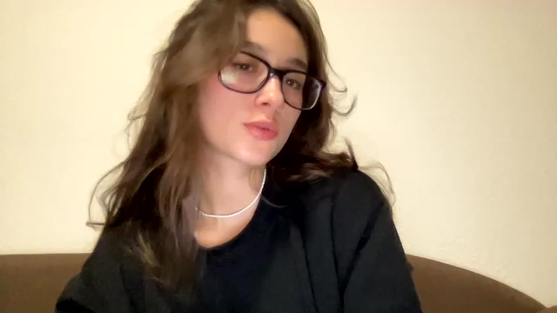 Gallery image thumbnail from Kiss_22's myfreecams stream on, 12/19/2022, 19:02 image 20 of 20
