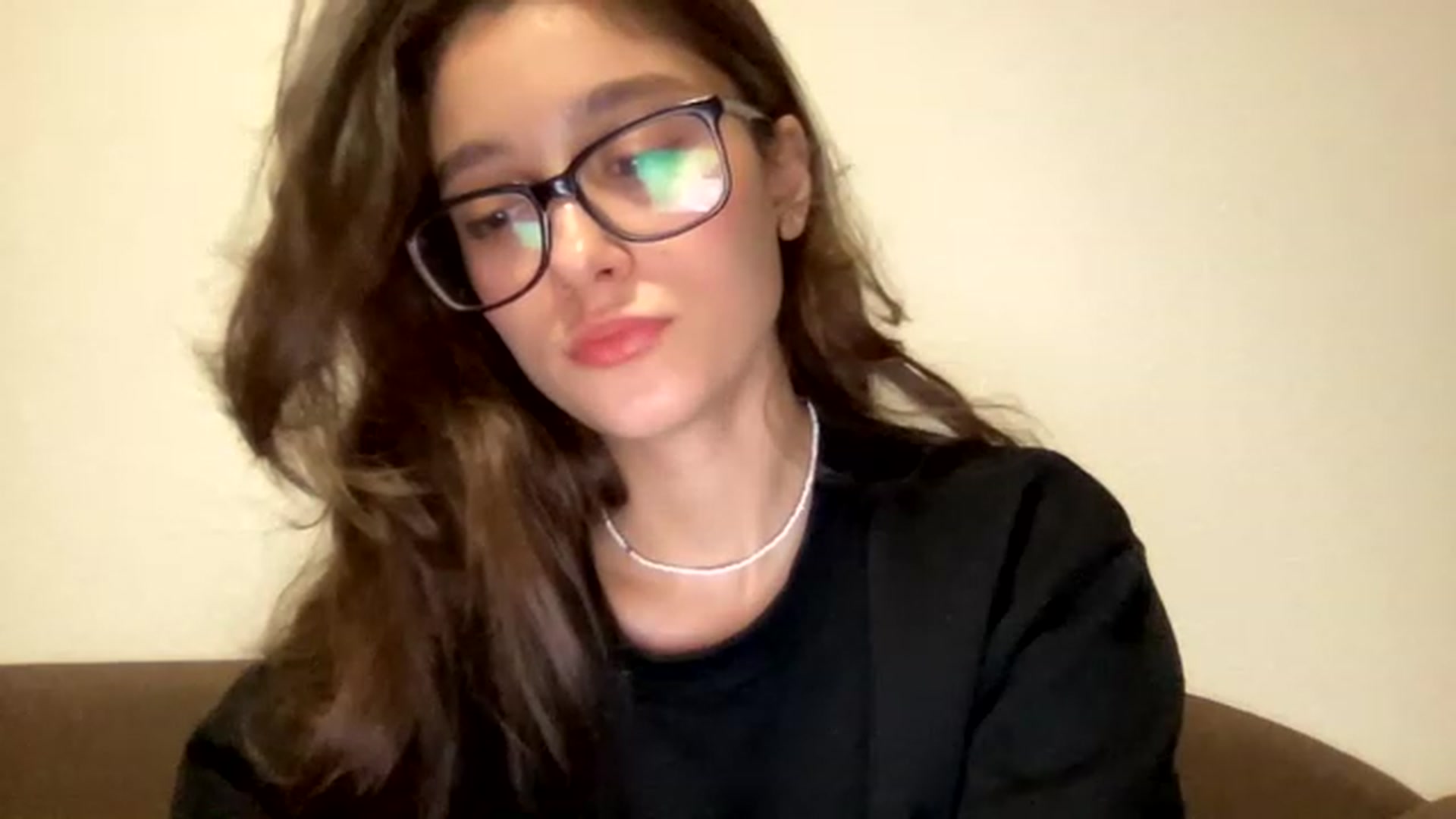 Gallery image thumbnail from Kiss_22's myfreecams stream on, 12/19/2022, 19:02 image 18 of 20