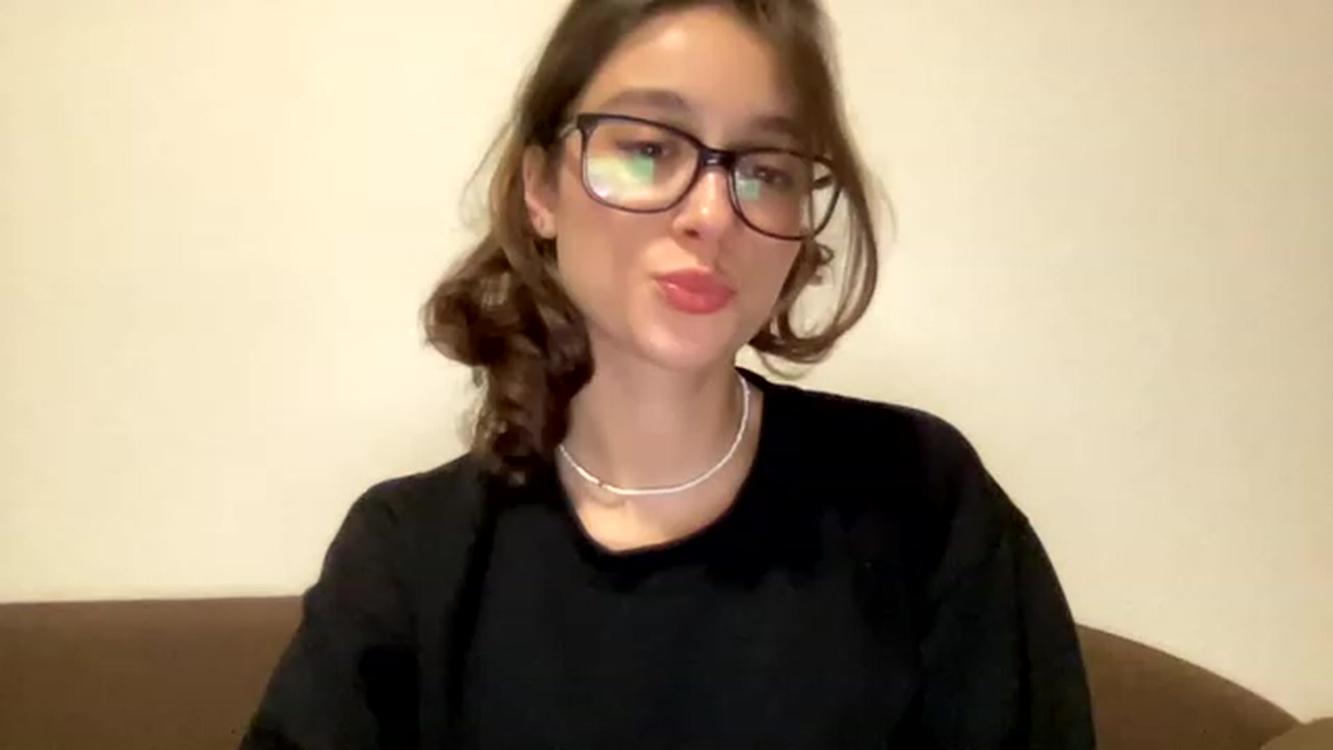 Gallery image thumbnail from Kiss_22's myfreecams stream on, 12/19/2022, 19:02 image 3 of 20