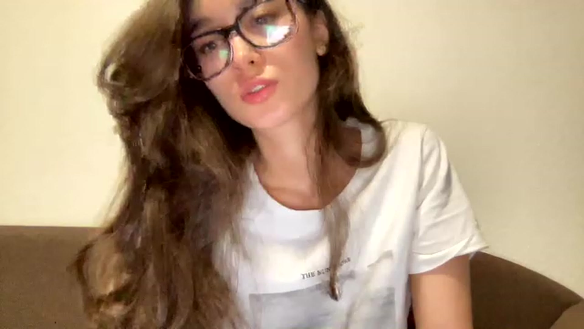Gallery image thumbnail from Kiss_22's myfreecams stream on, 12/22/2022, 19:31 image 18 of 20