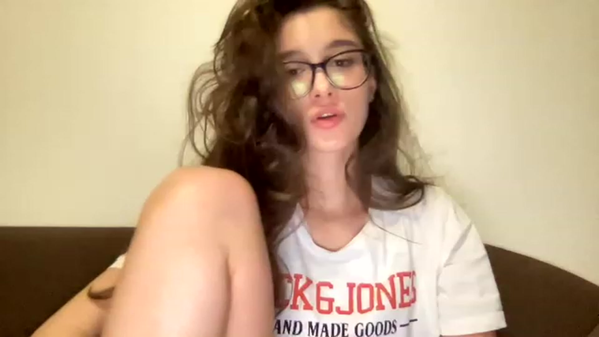 Gallery image thumbnail from Kiss_22's myfreecams stream on, 02/15/2023, 19:53 image 7 of 20