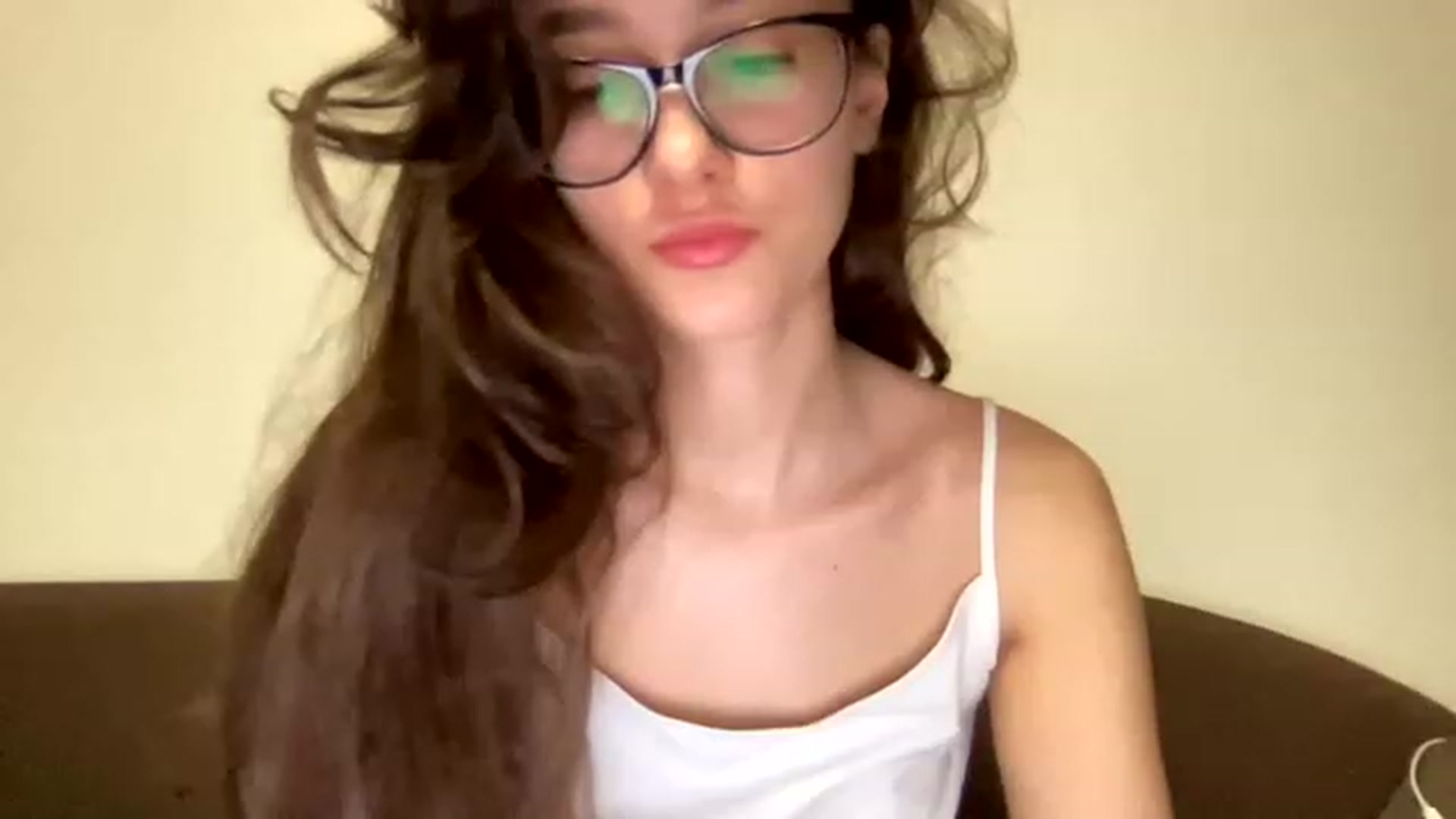 Gallery image thumbnail from Kiss_22's myfreecams stream on, 02/24/2023, 11:43 image 10 of 20