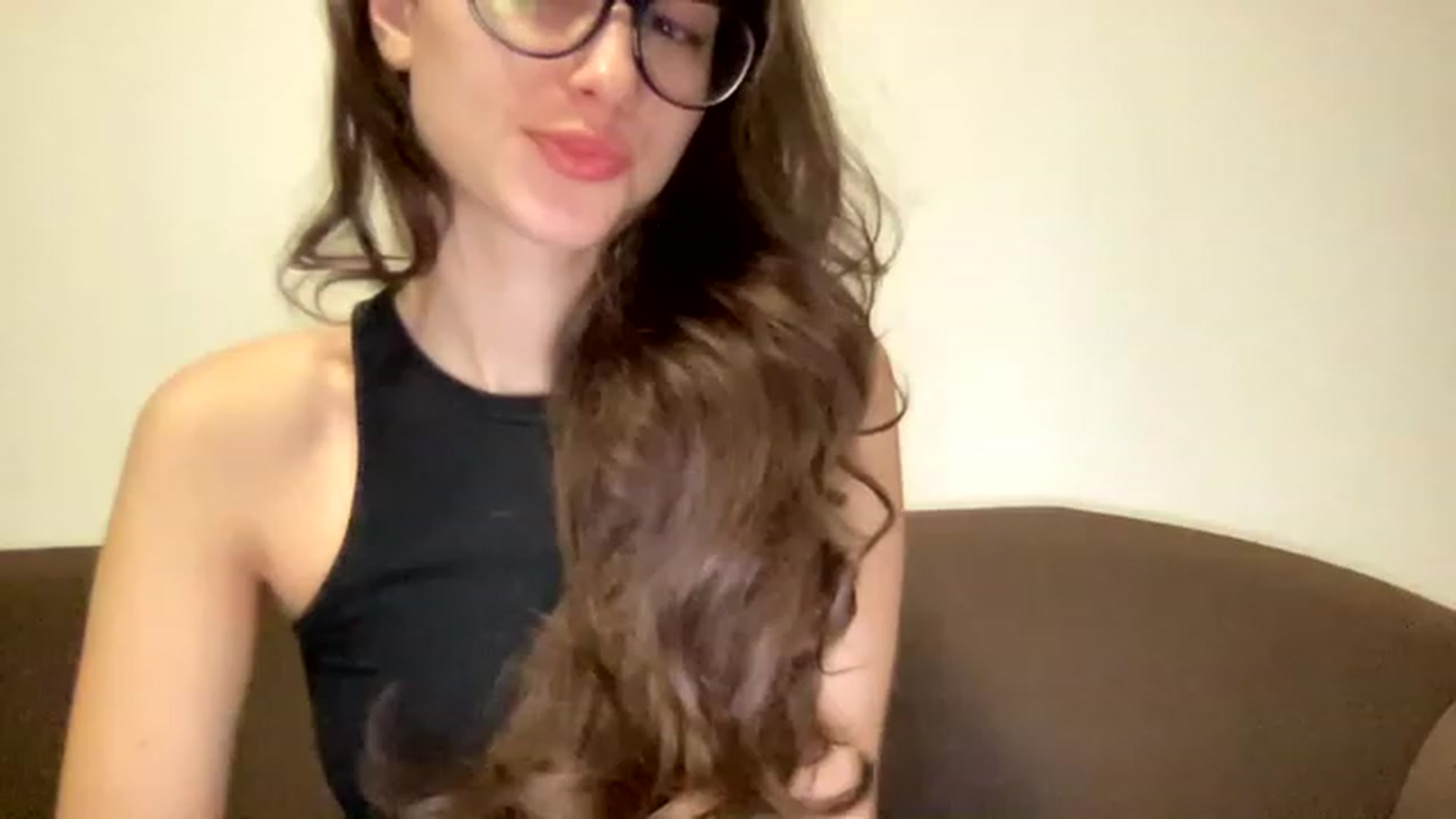 Gallery image thumbnail from Kiss_22's myfreecams stream on, 03/06/2023, 13:03 image 13 of 20