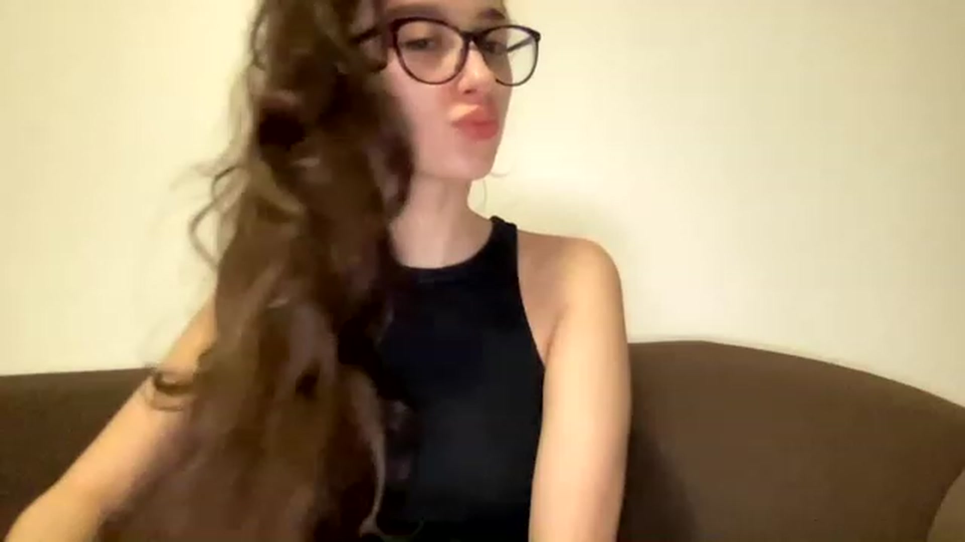 Gallery image thumbnail from Kiss_22's myfreecams stream on, 03/06/2023, 13:03 image 15 of 20