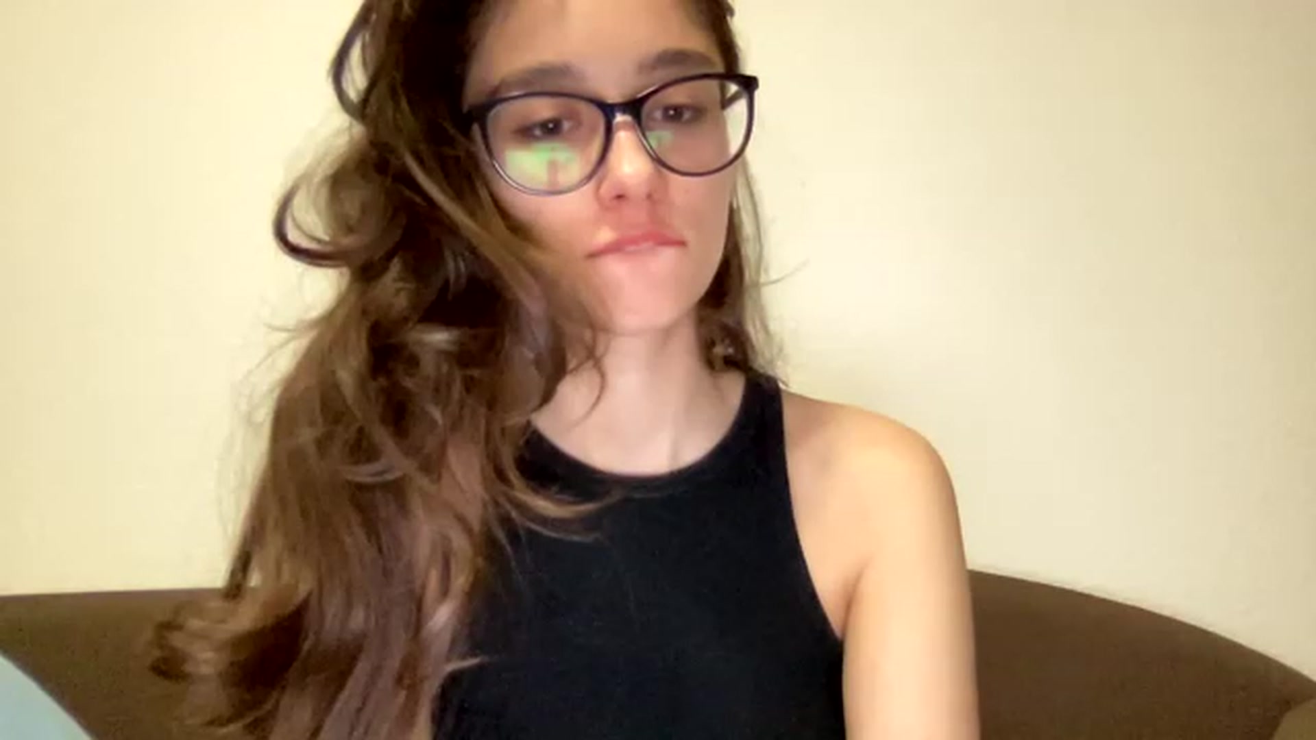Gallery image thumbnail from Kiss_22's myfreecams stream on, 03/06/2023, 13:34 image 18 of 20