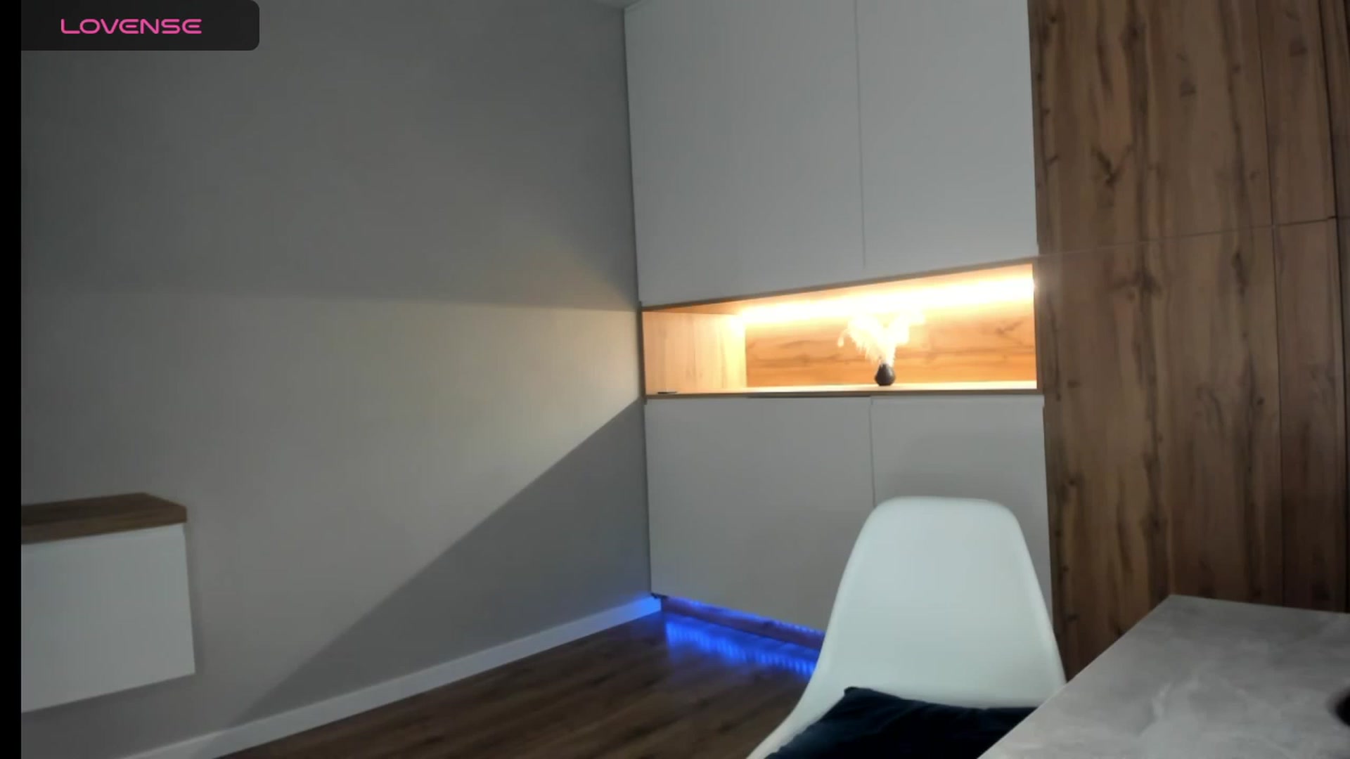 Gallery image thumbnail from Kiss_Kate's myfreecams stream on, 10/05/2023, 17:10 image 2 of 20