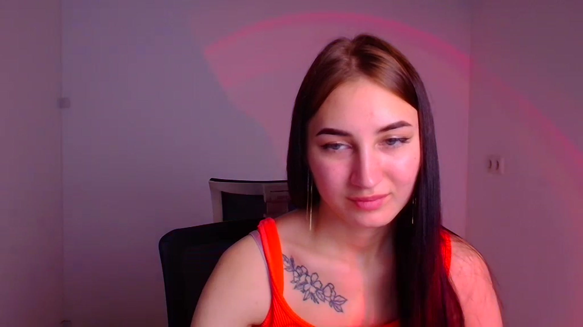 Gallery image thumbnail from Kiss_mia_'s myfreecams stream on, 12/02/2024, 11:46 image 4 of 20
