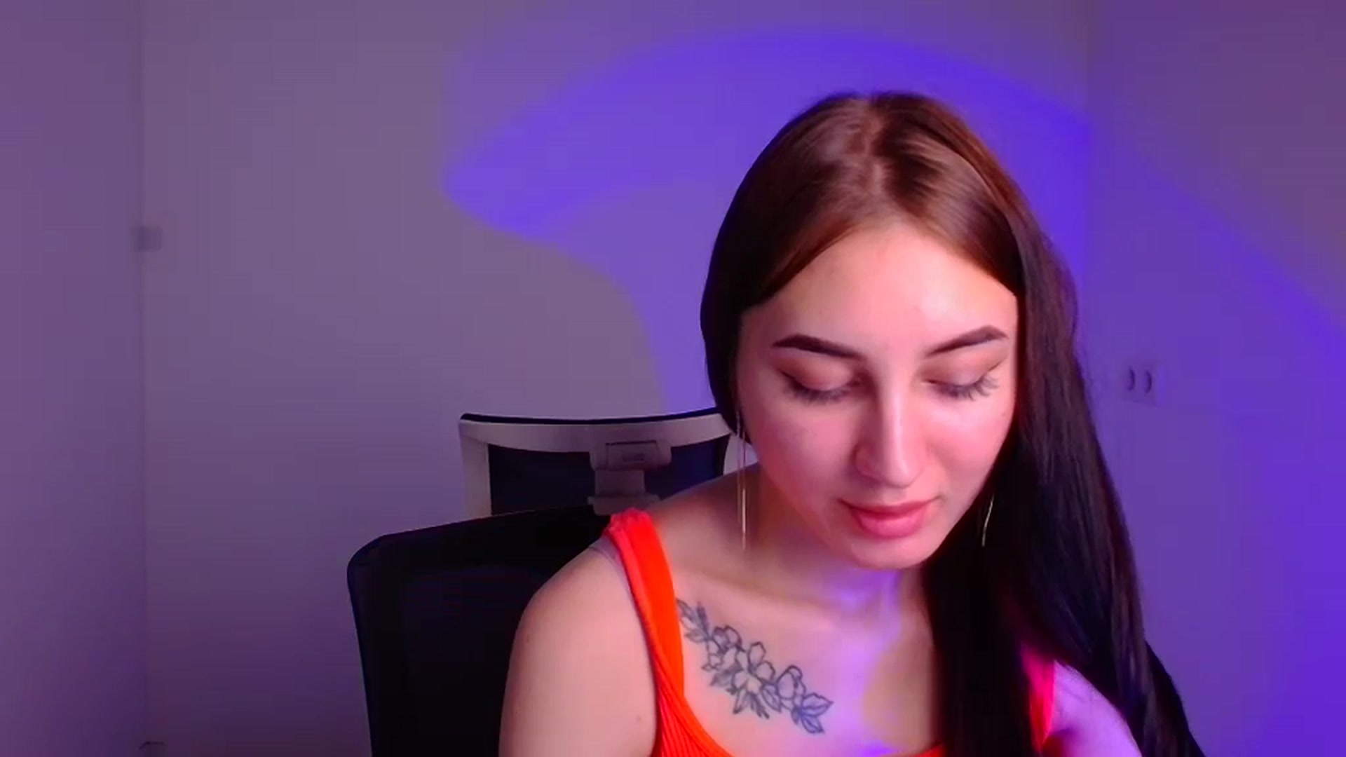 Gallery image thumbnail from Kiss_mia_'s myfreecams stream on, 12/02/2024, 11:46 image 5 of 20