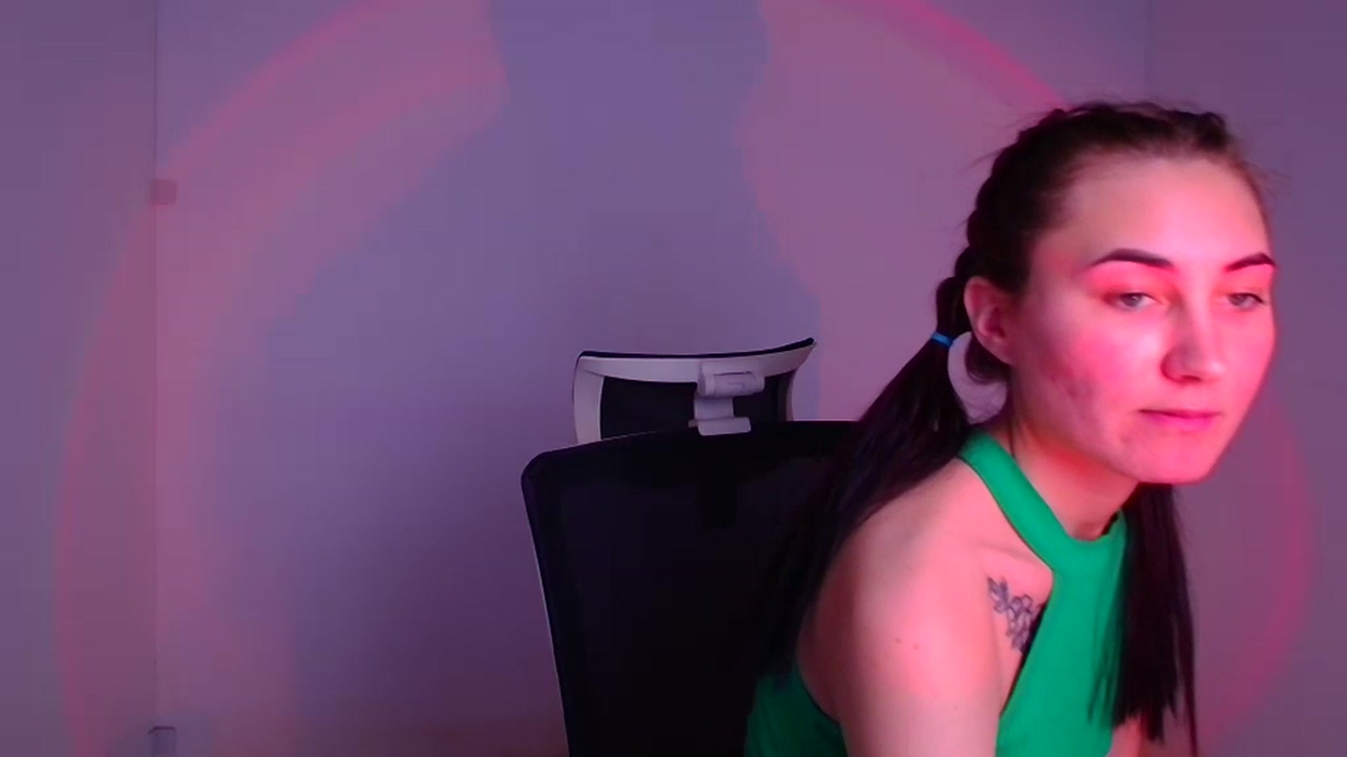 Gallery image thumbnail from Kiss_mia_'s myfreecams stream on, 12/05/2024, 09:40 image 16 of 20