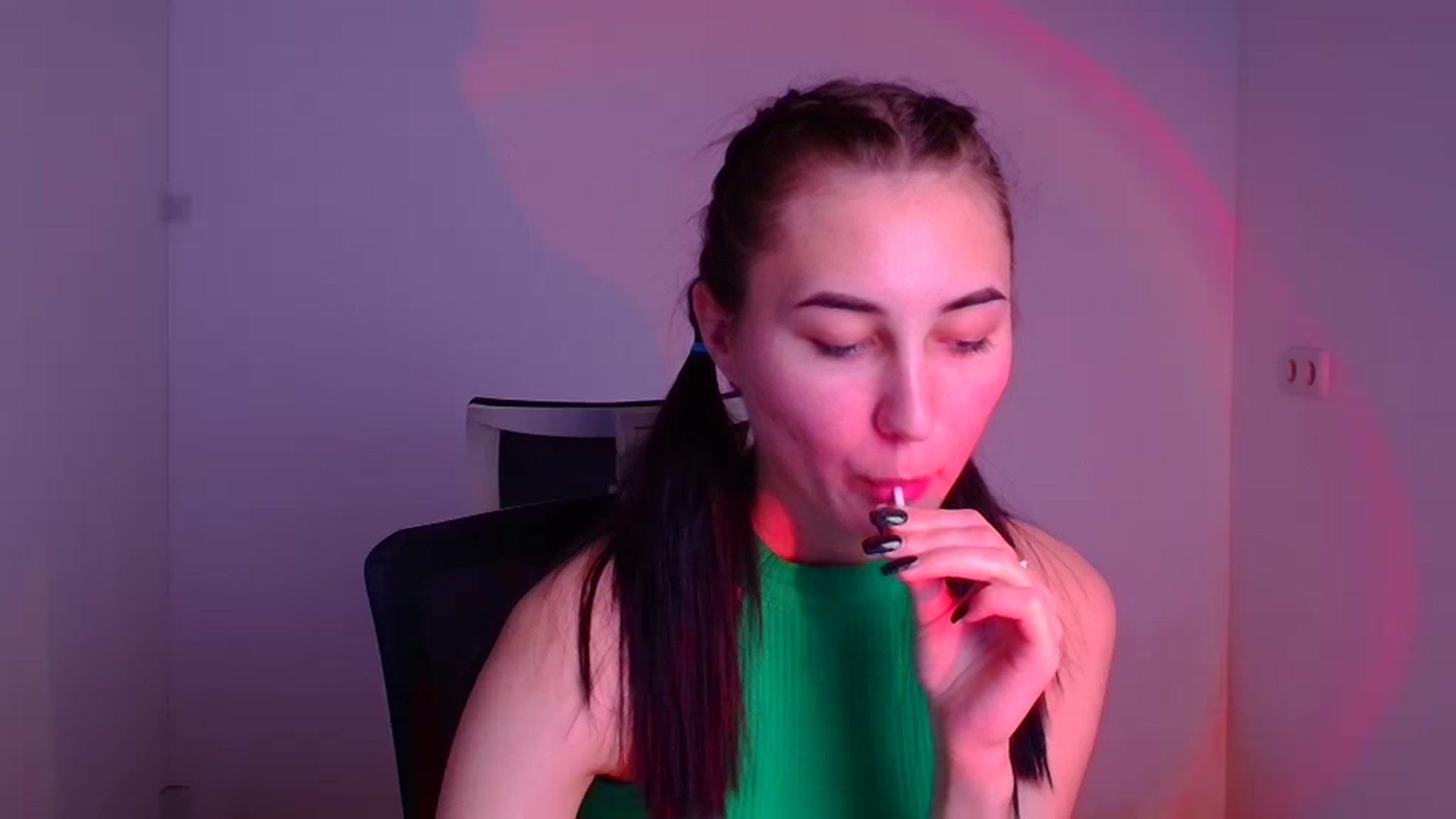 Gallery image thumbnail from Kiss_mia_'s myfreecams stream on, 12/05/2024, 09:40 image 20 of 20