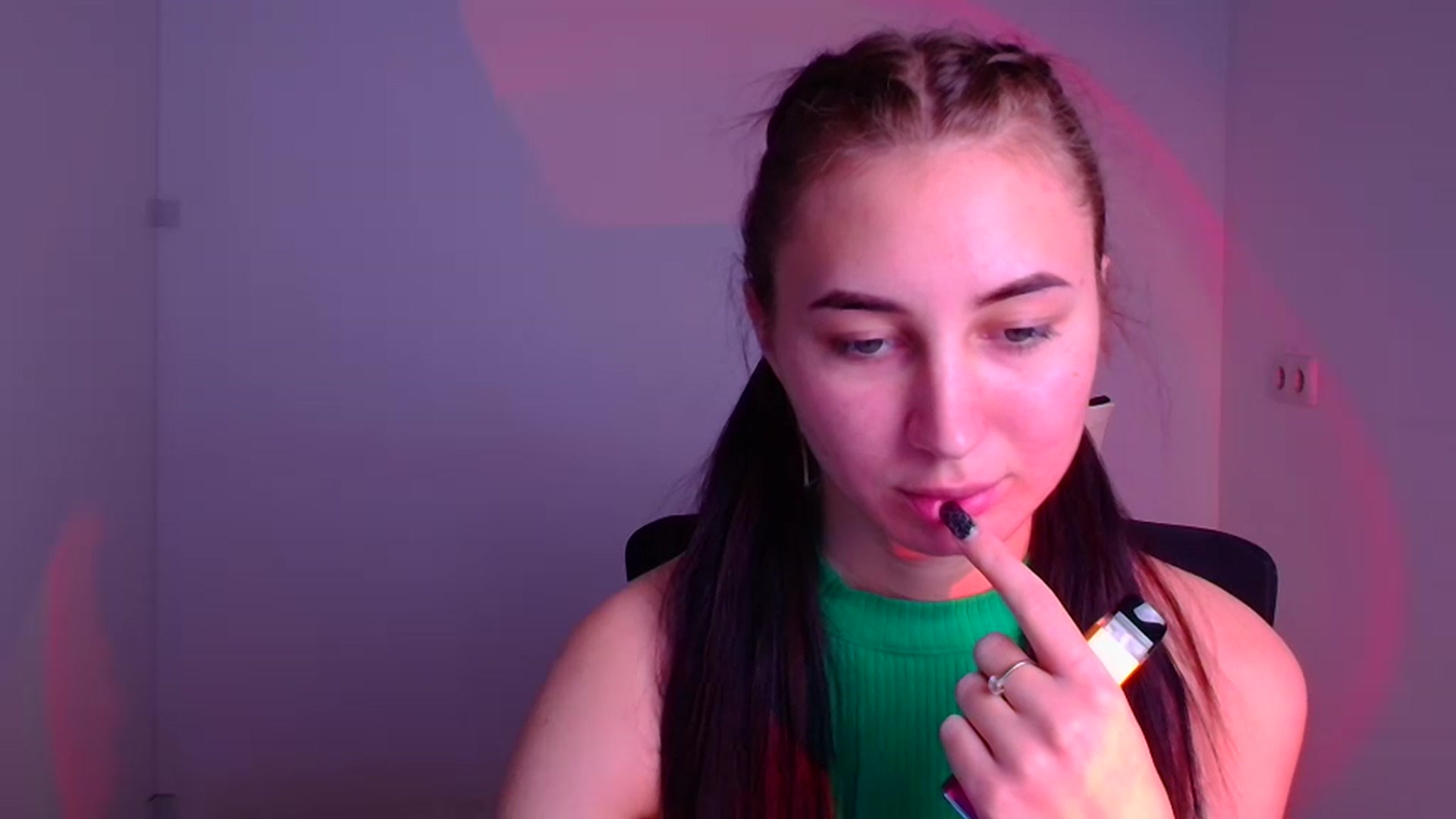 Gallery image thumbnail from Kiss_mia_'s myfreecams stream on, 12/05/2024, 11:13 image 4 of 20