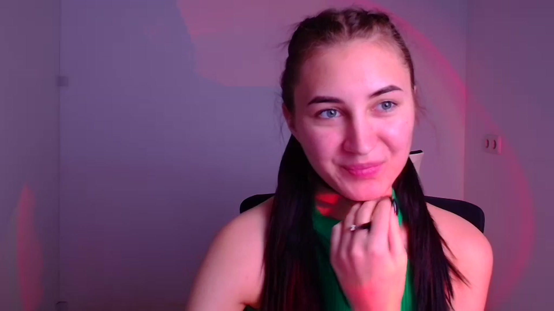 Gallery image thumbnail from Kiss_mia_'s myfreecams stream on, 12/05/2024, 11:13 image 2 of 20
