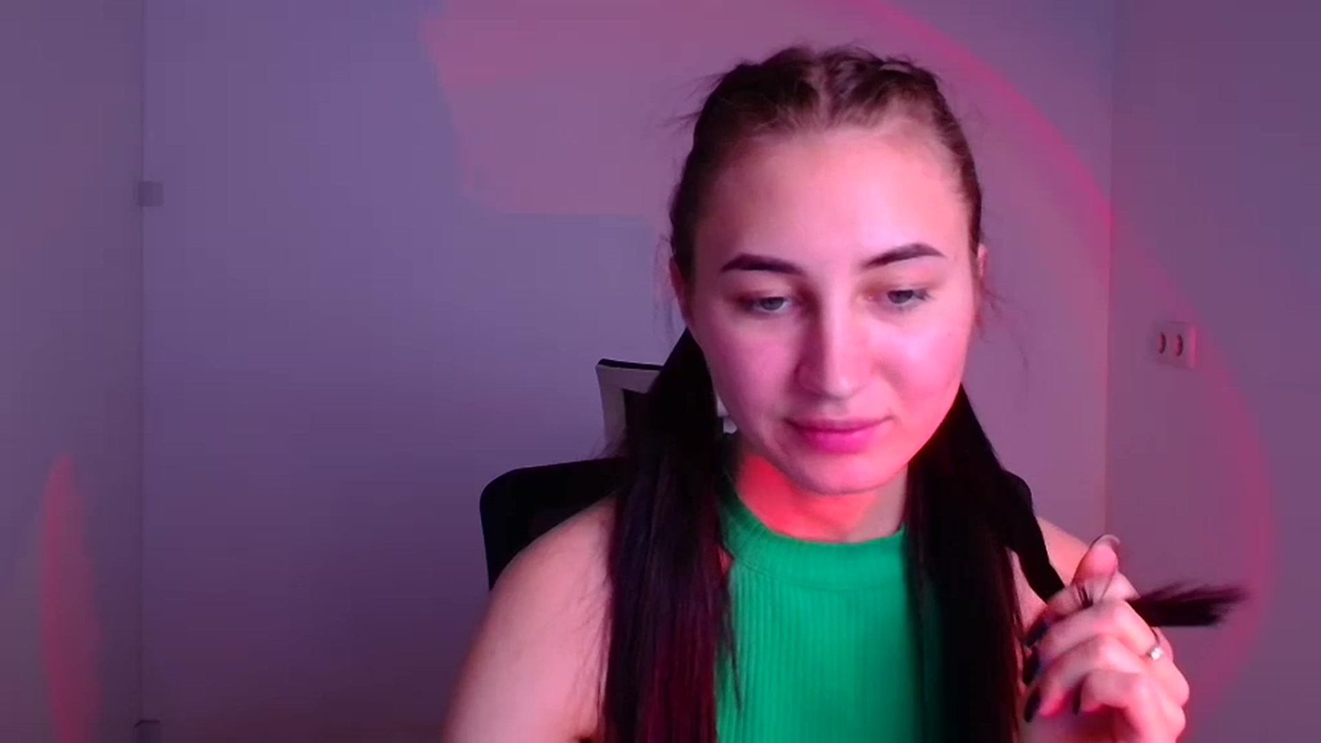 Gallery image thumbnail from Kiss_mia_'s myfreecams stream on, 12/05/2024, 11:13 image 11 of 20
