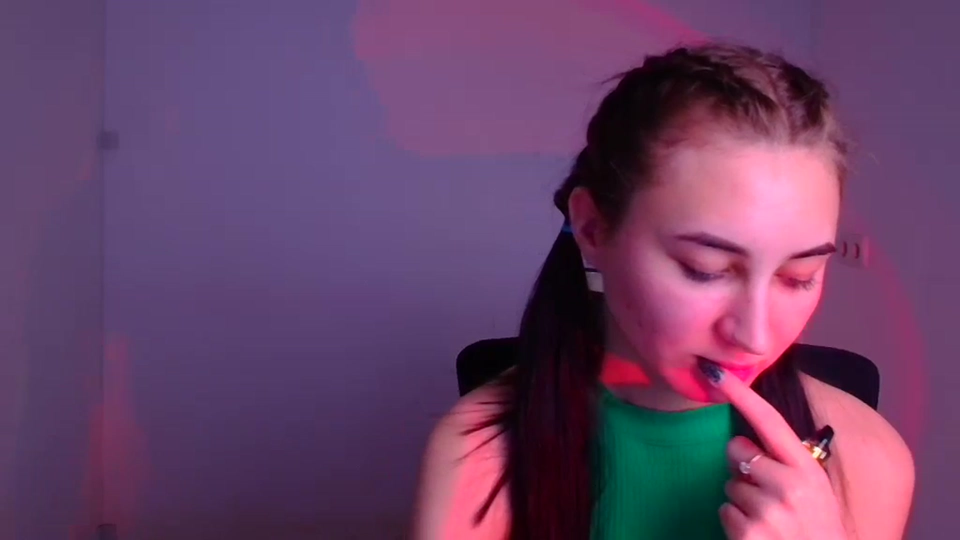 Gallery image thumbnail from Kiss_mia_'s myfreecams stream on, 12/05/2024, 11:34 image 13 of 20
