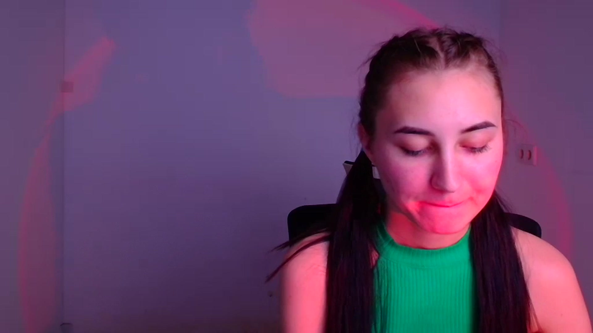 Gallery image thumbnail from Kiss_mia_'s myfreecams stream on, 12/05/2024, 11:34 image 9 of 20