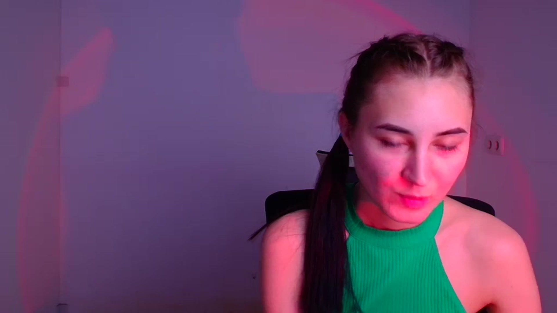 Gallery image thumbnail from Kiss_mia_'s myfreecams stream on, 12/05/2024, 11:34 image 6 of 20