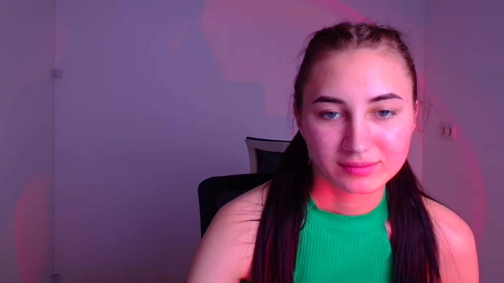 Gallery image thumbnail from Kiss_mia_'s myfreecams stream on, 12/05/2024, 11:34 image 5 of 20
