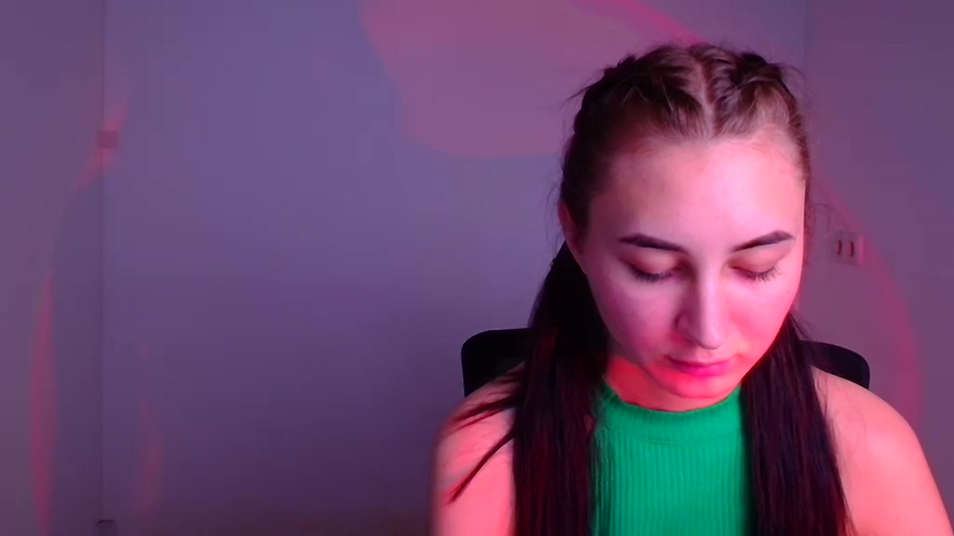 Gallery image thumbnail from Kiss_mia_'s myfreecams stream on, 12/05/2024, 11:34 image 10 of 20