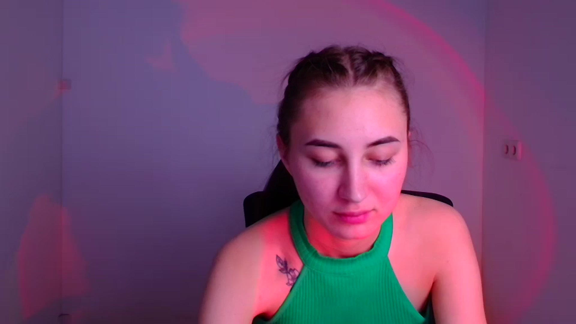 Gallery image thumbnail from Kiss_mia_'s myfreecams stream on, 12/05/2024, 11:34 image 20 of 20