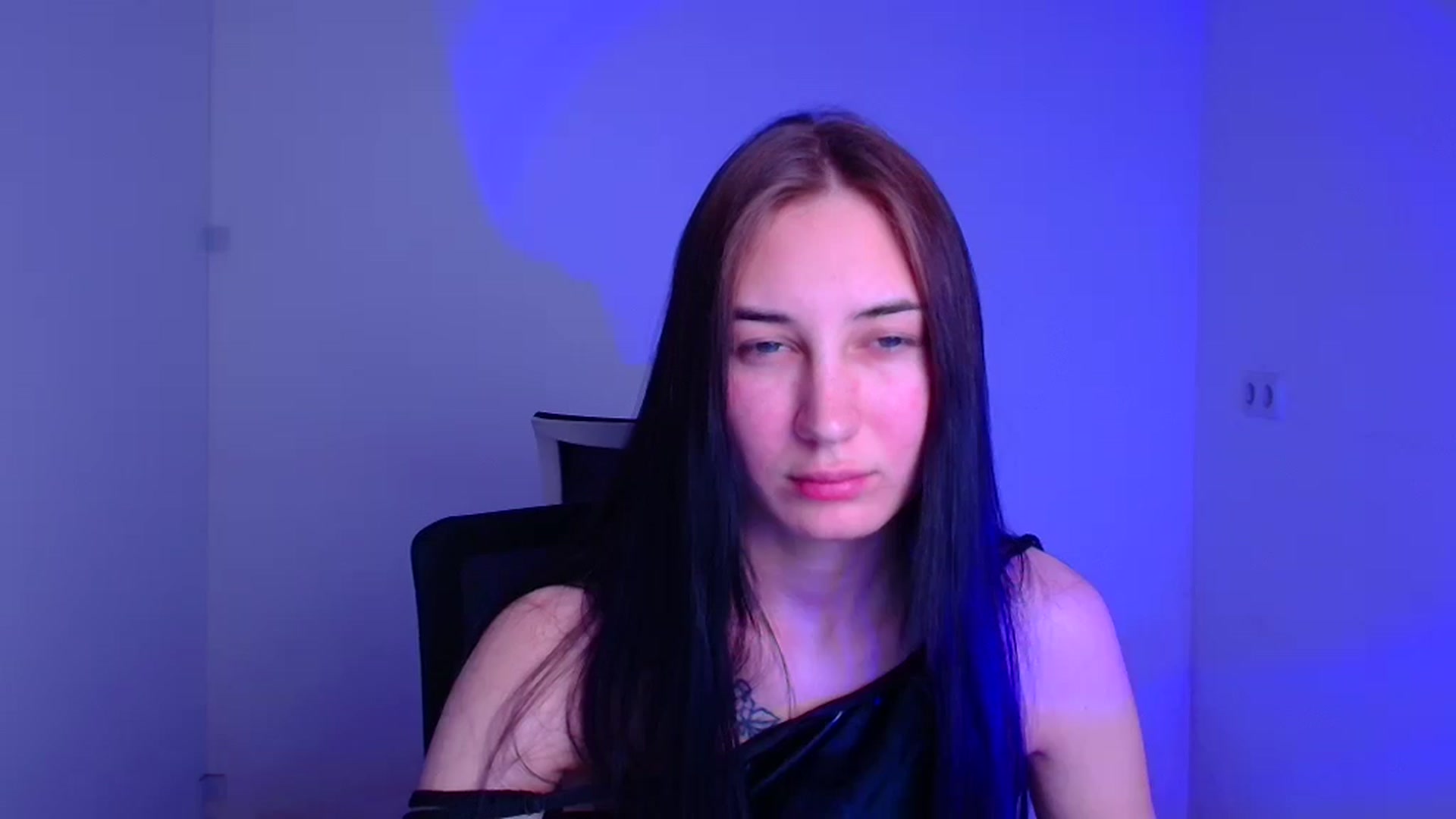 Gallery image thumbnail from Kiss_mia_'s myfreecams stream on, 12/05/2024, 20:39 image 7 of 20