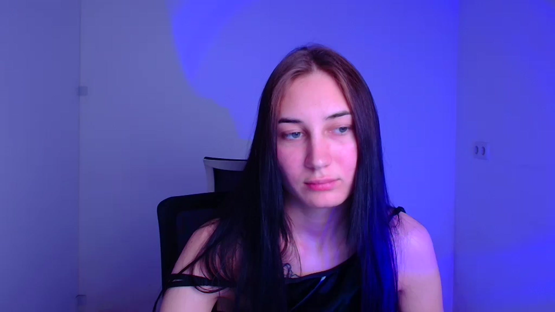 Gallery image thumbnail from Kiss_mia_'s myfreecams stream on, 12/05/2024, 20:39 image 5 of 20