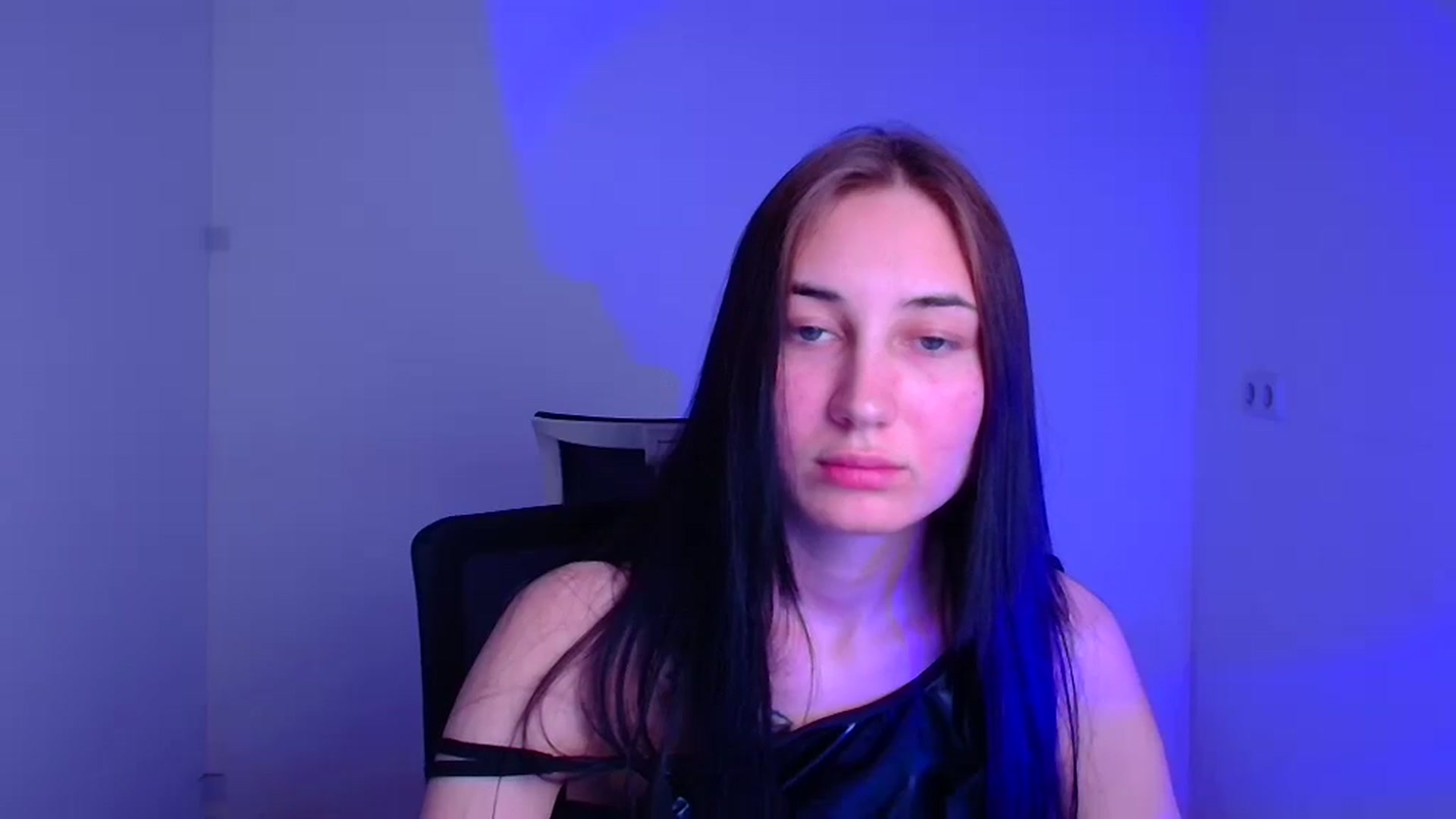 Gallery image thumbnail from Kiss_mia_'s myfreecams stream on, 12/05/2024, 20:39 image 6 of 20