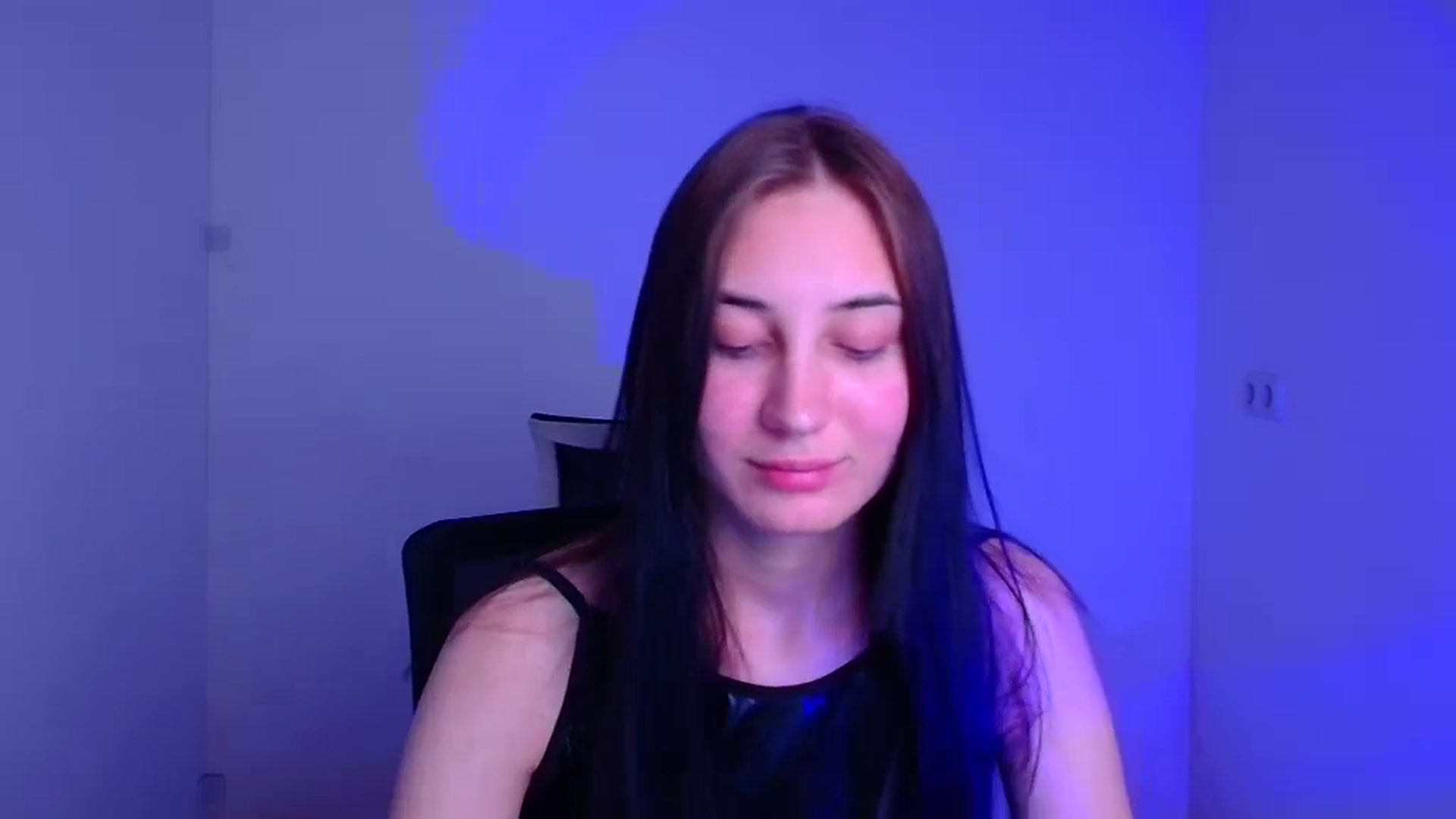 Gallery image thumbnail from Kiss_mia_'s myfreecams stream on, 12/05/2024, 20:39 image 10 of 20