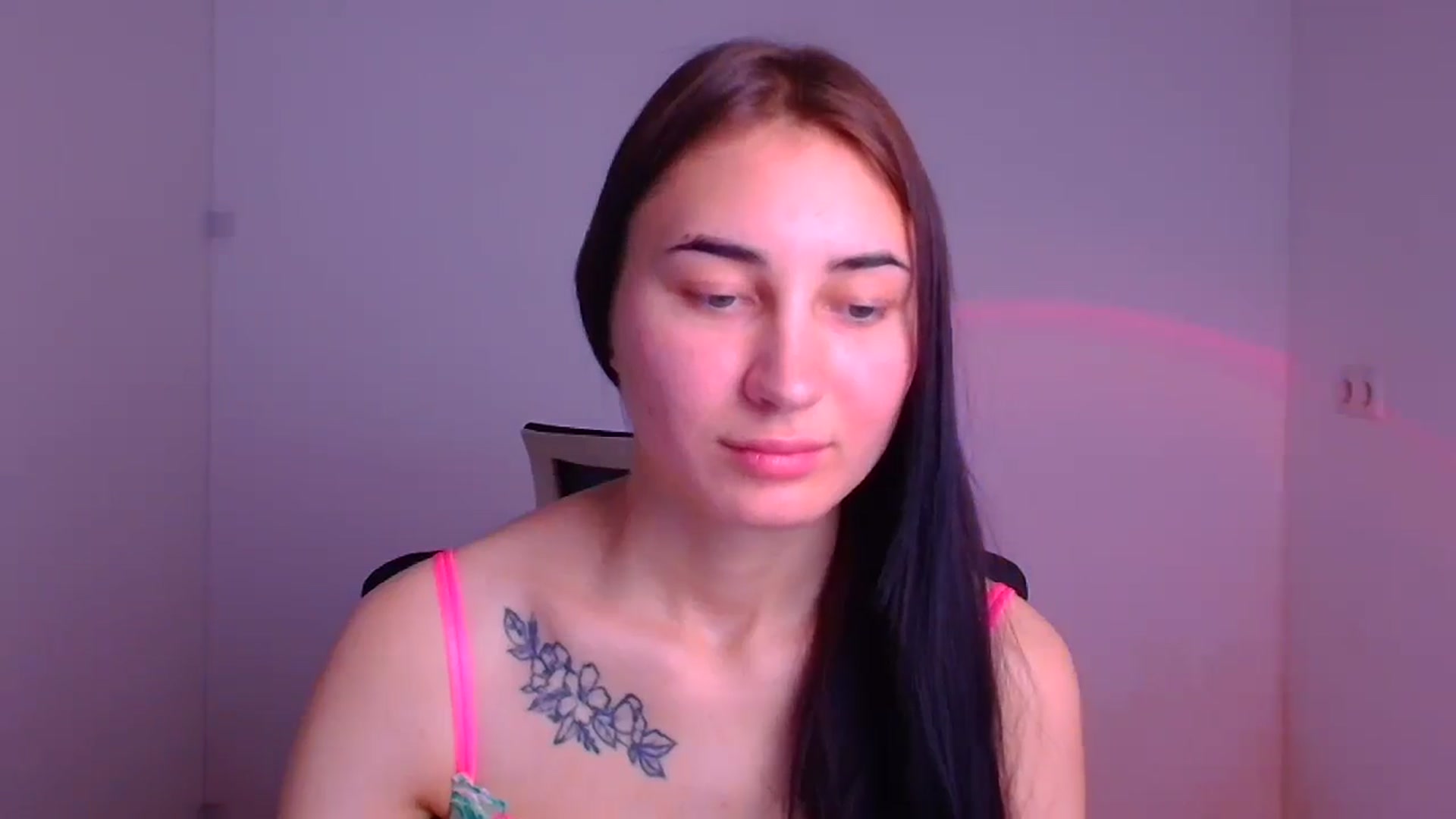 Gallery image thumbnail from Kiss_mia_'s myfreecams stream on, 12/10/2024, 08:33 image 19 of 20