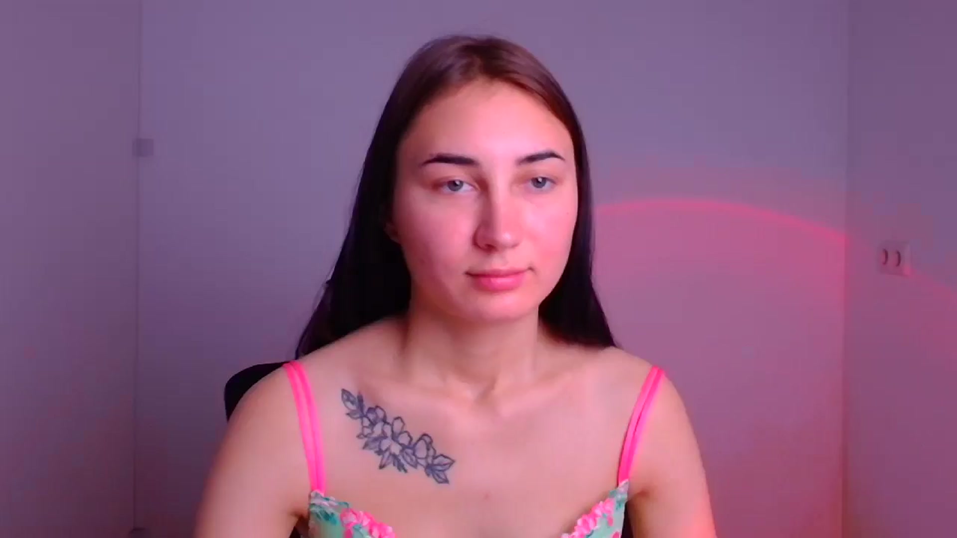 Gallery image thumbnail from Kiss_mia_'s myfreecams stream on, 12/10/2024, 08:33 image 8 of 20