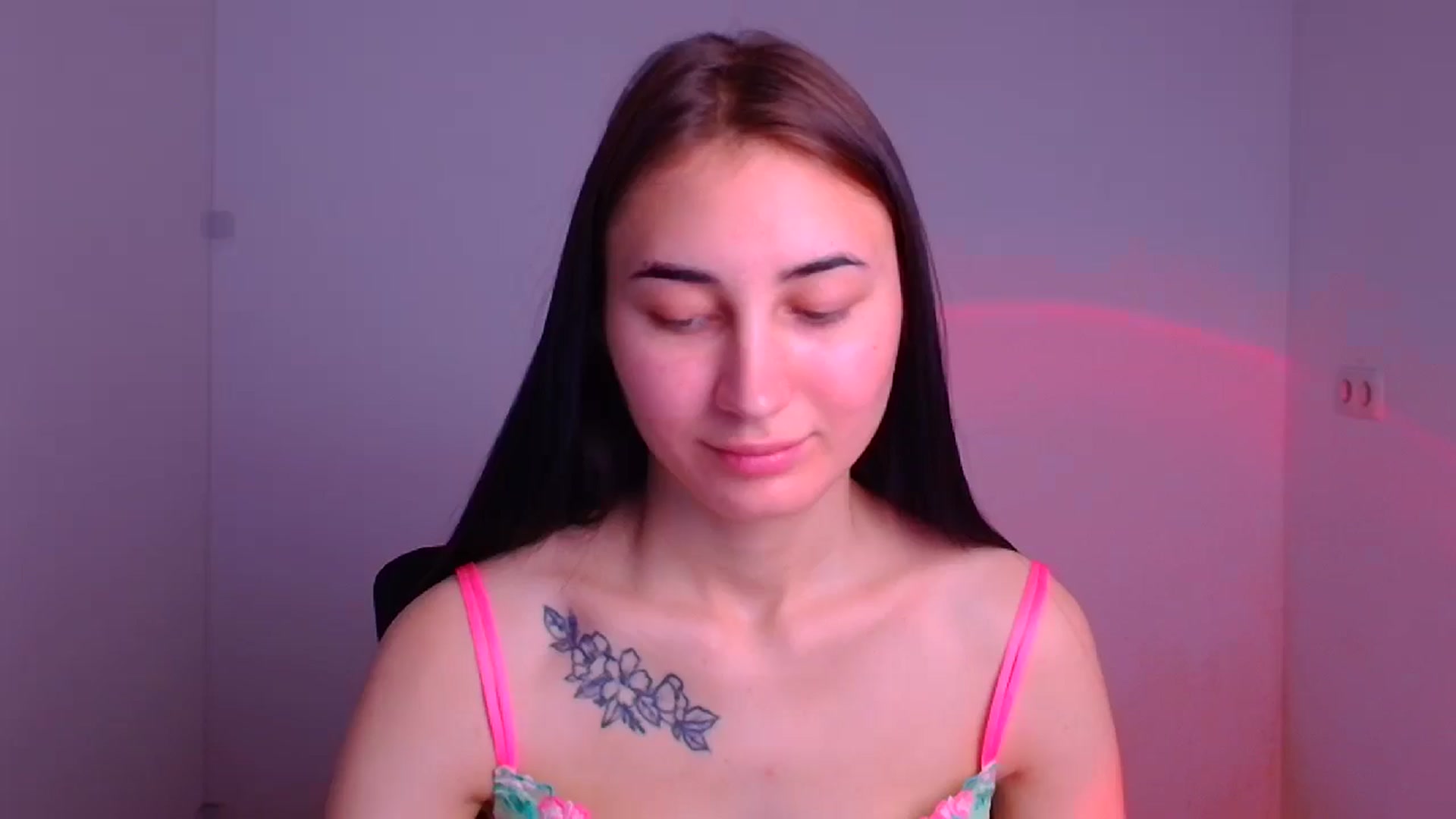 Gallery image thumbnail from Kiss_mia_'s myfreecams stream on, 12/10/2024, 08:33 image 1 of 20