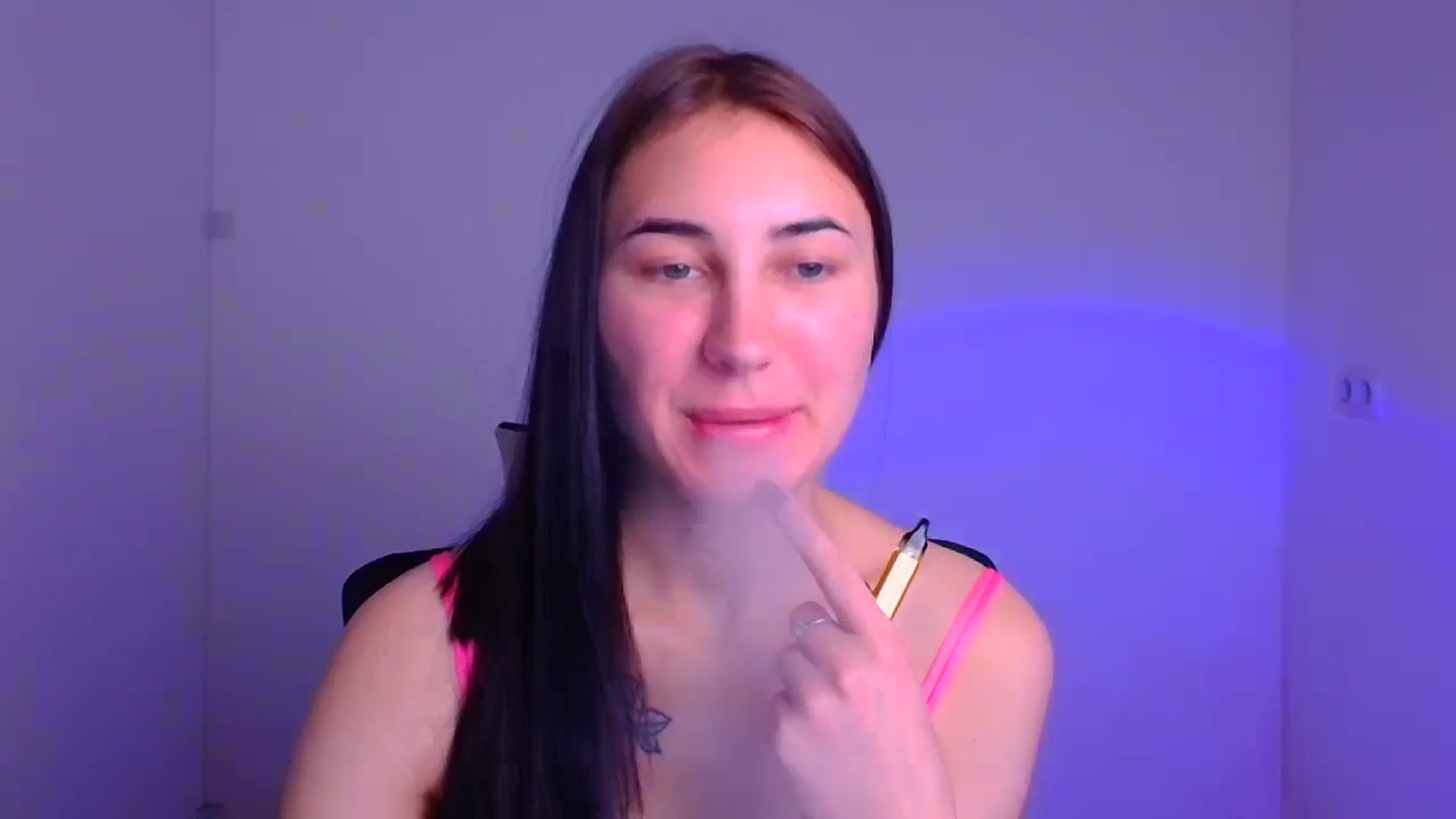 Gallery image thumbnail from Kiss_mia_'s myfreecams stream on, 12/10/2024, 08:33 image 13 of 20