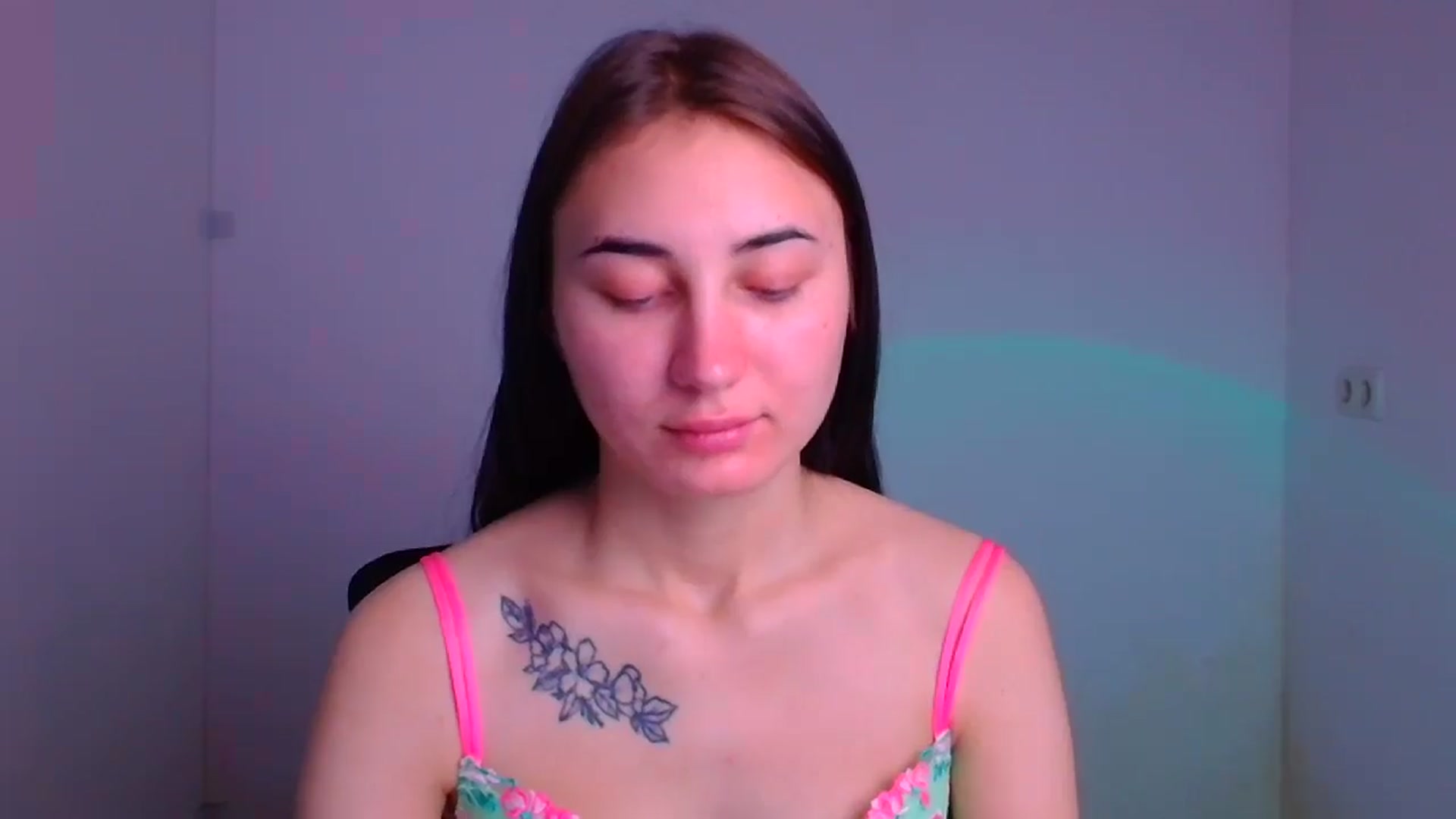 Gallery image thumbnail from Kiss_mia_'s myfreecams stream on, 12/10/2024, 08:33 image 5 of 20