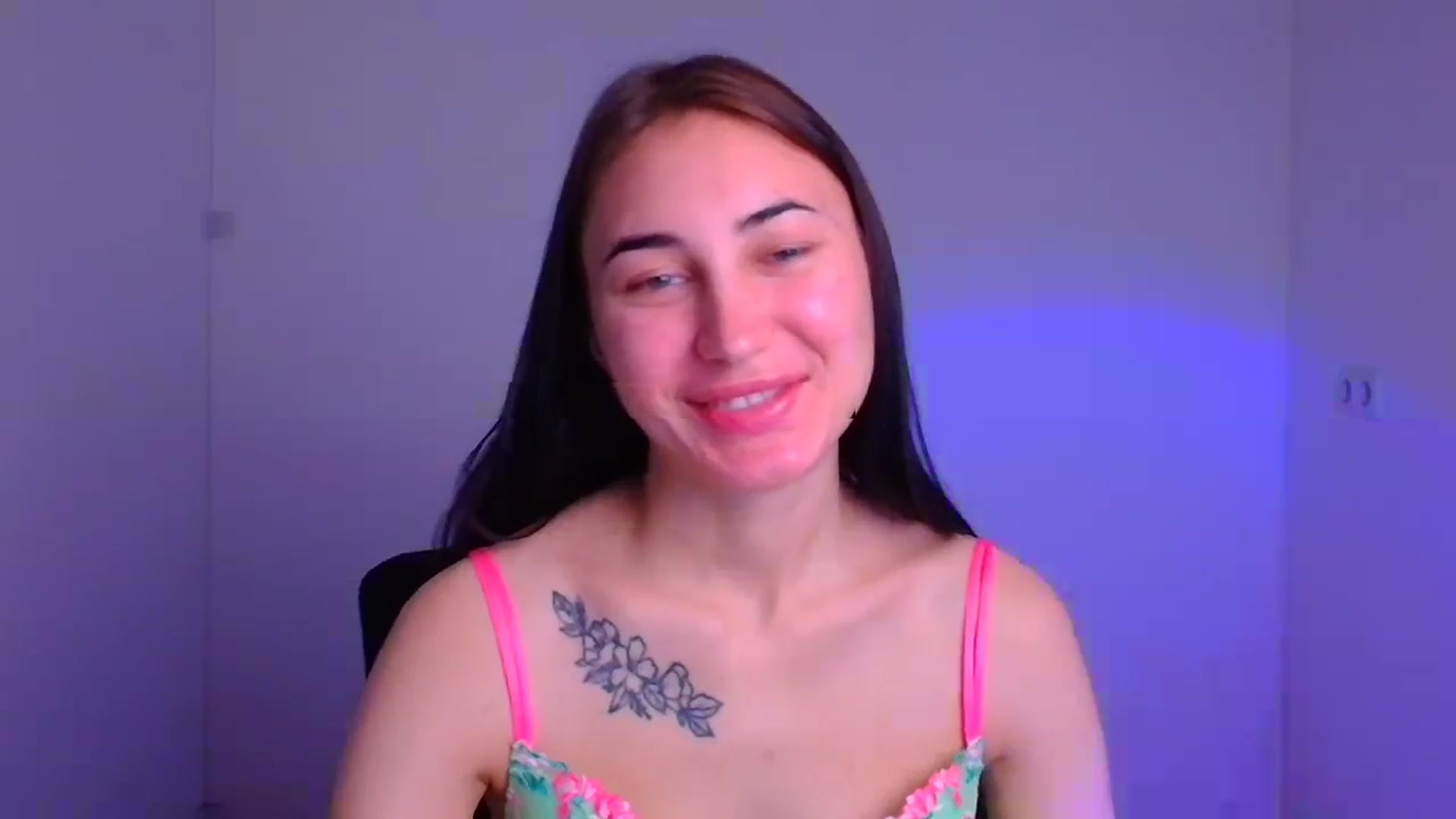 Gallery image thumbnail from Kiss_mia_'s myfreecams stream on, 12/10/2024, 08:33 image 10 of 20