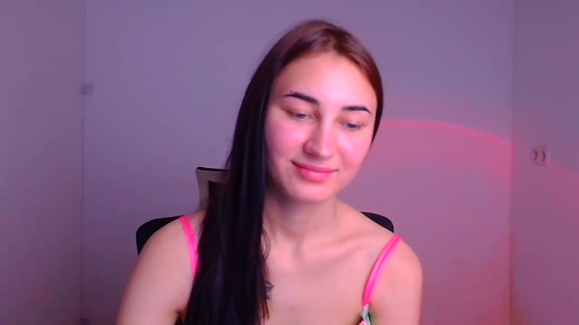 Gallery image thumbnail from Kiss_mia_'s myfreecams stream on, 12/10/2024, 08:33 image 12 of 20