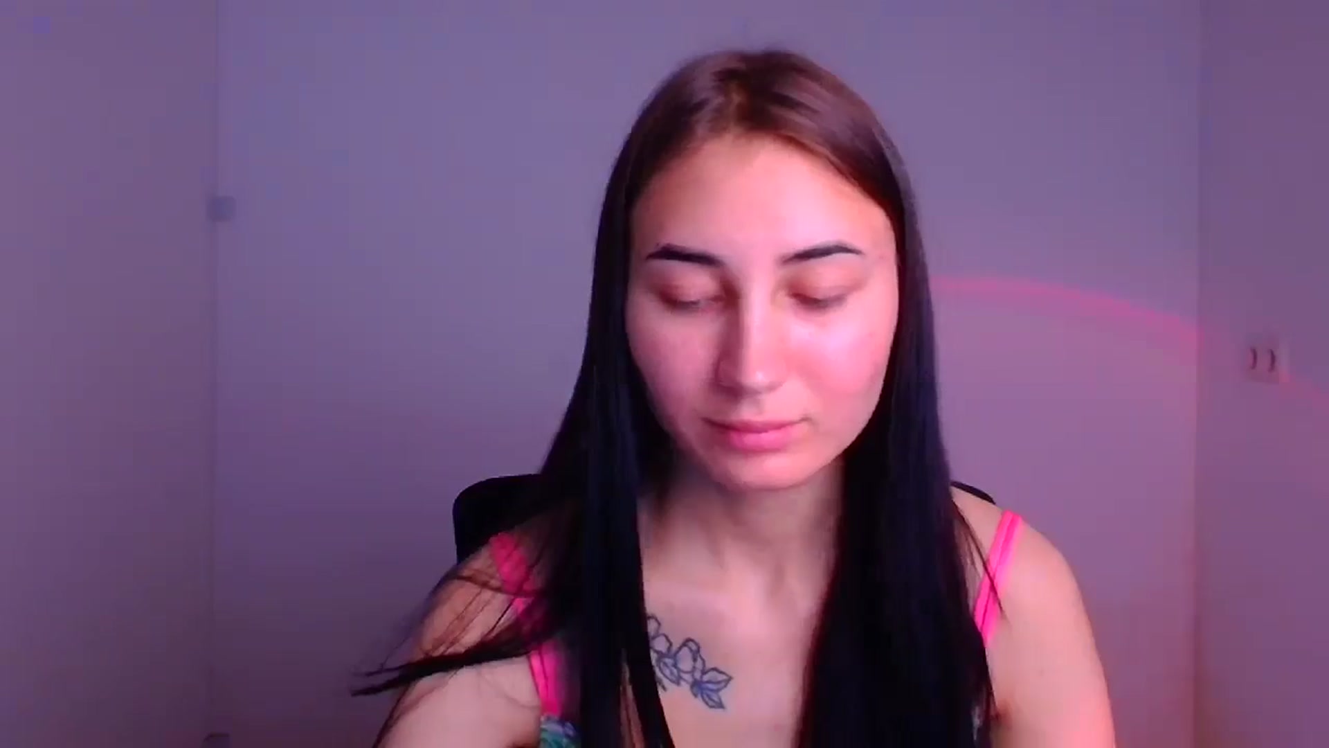 Gallery image thumbnail from Kiss_mia_'s myfreecams stream on, 12/10/2024, 10:44 image 5 of 20
