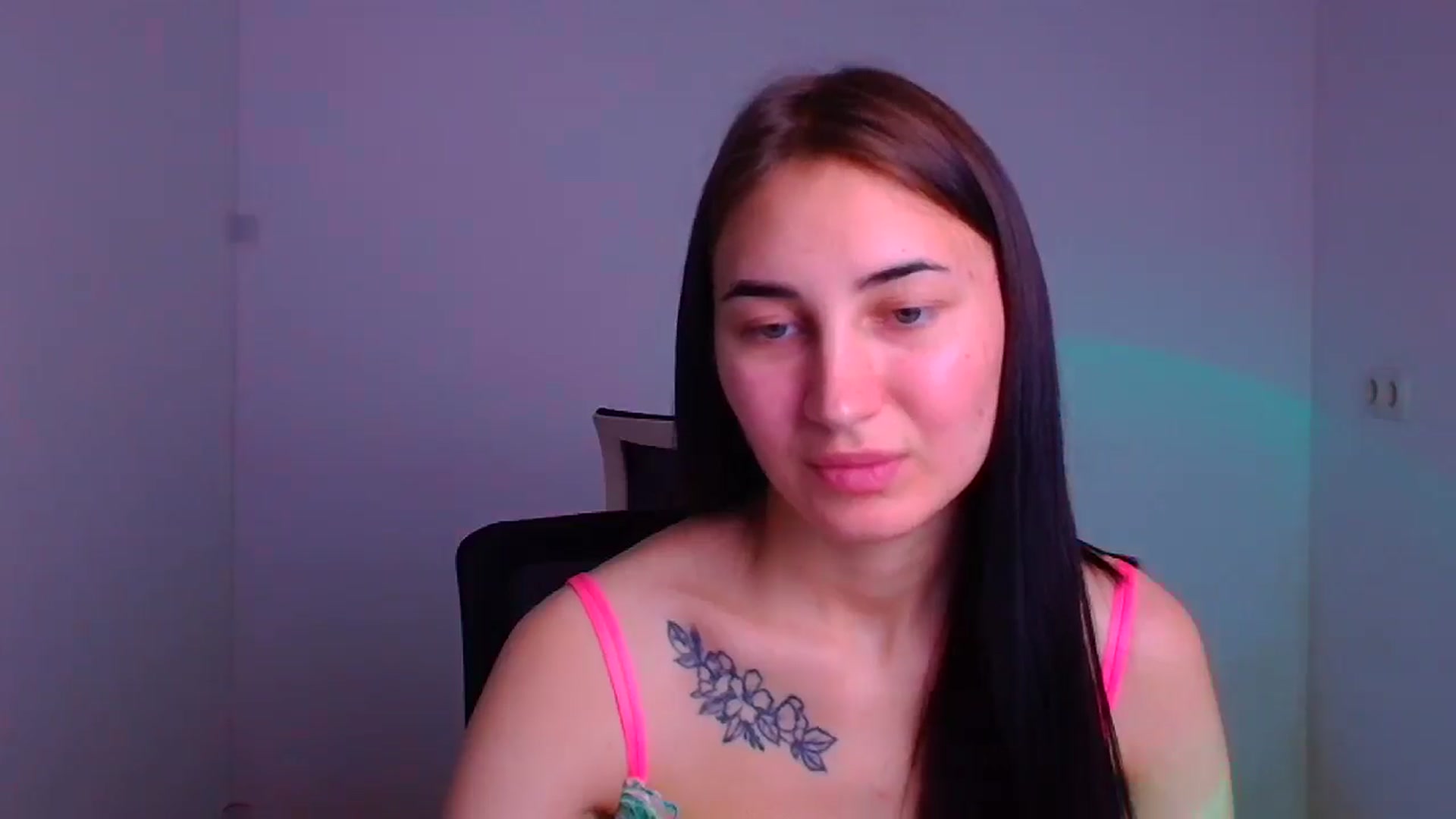 Gallery image thumbnail from Kiss_mia_'s myfreecams stream on, 12/10/2024, 10:44 image 11 of 20